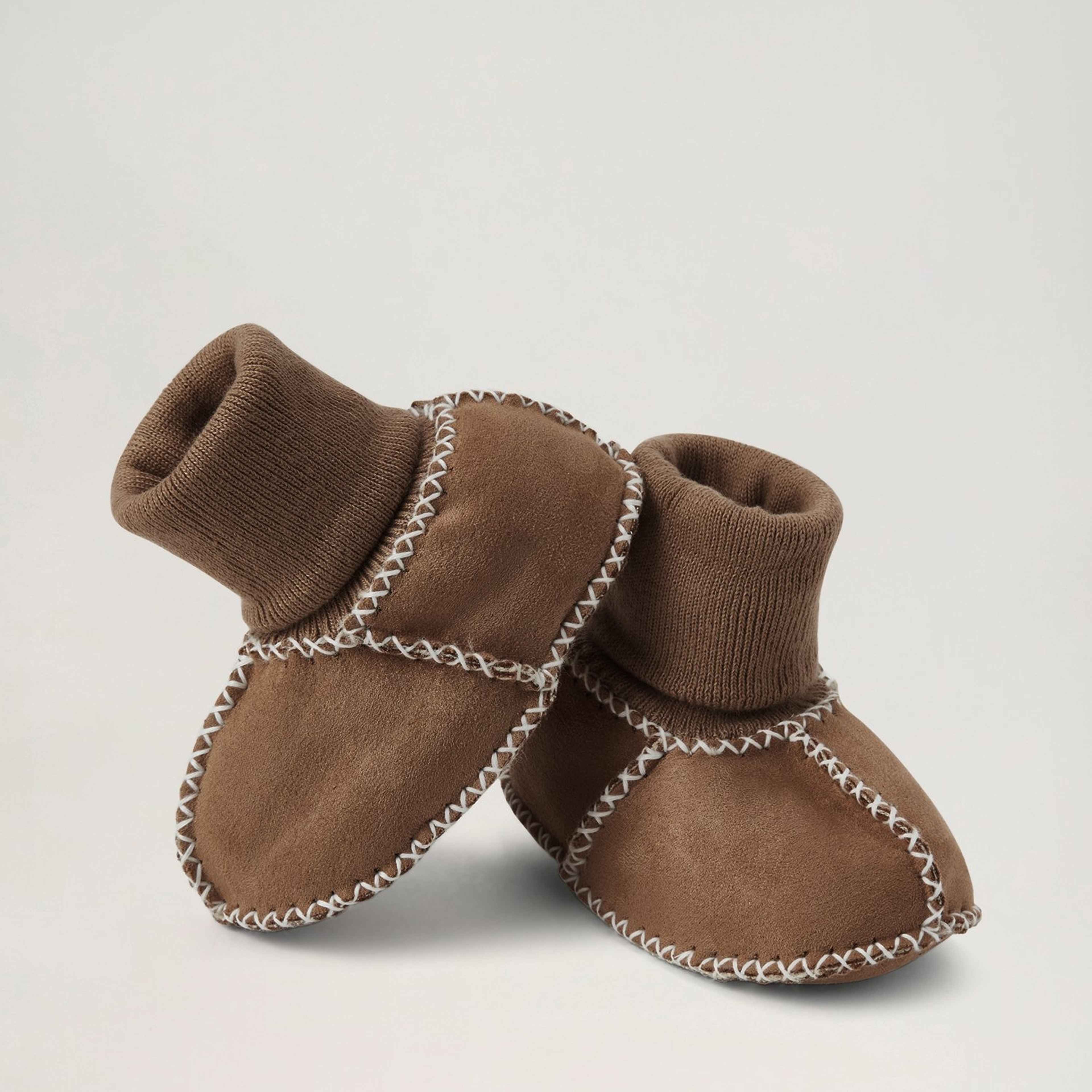 Cosy Mocs, från BabyMocs, i färgen chocolate -new!. Klicka för att öppna bilden i stort format