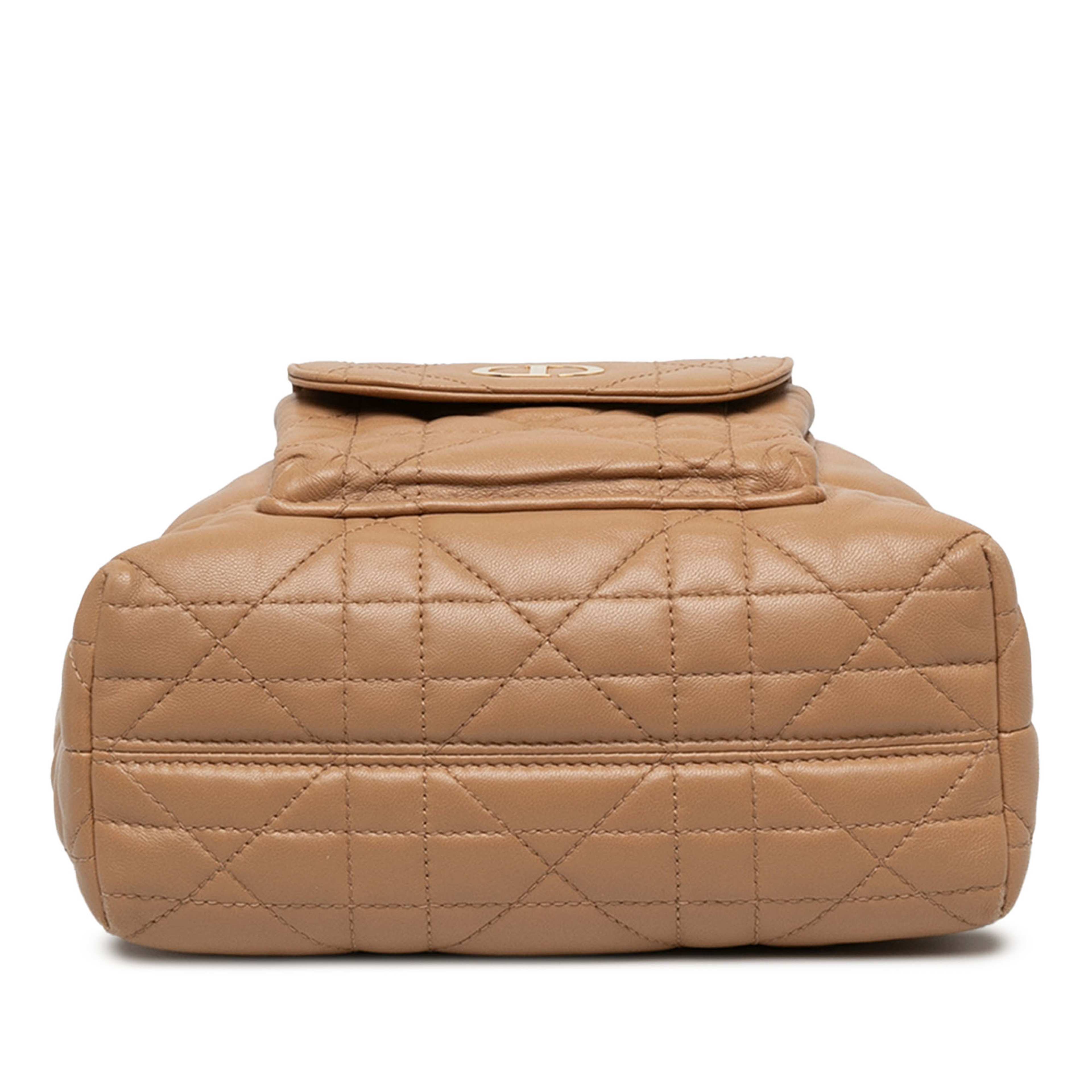 Dior Small Lambskin Macrocannage Caro Bucket Bag, från Luxclusif, i färgen brun. Klicka för att öppna bilden i stort format