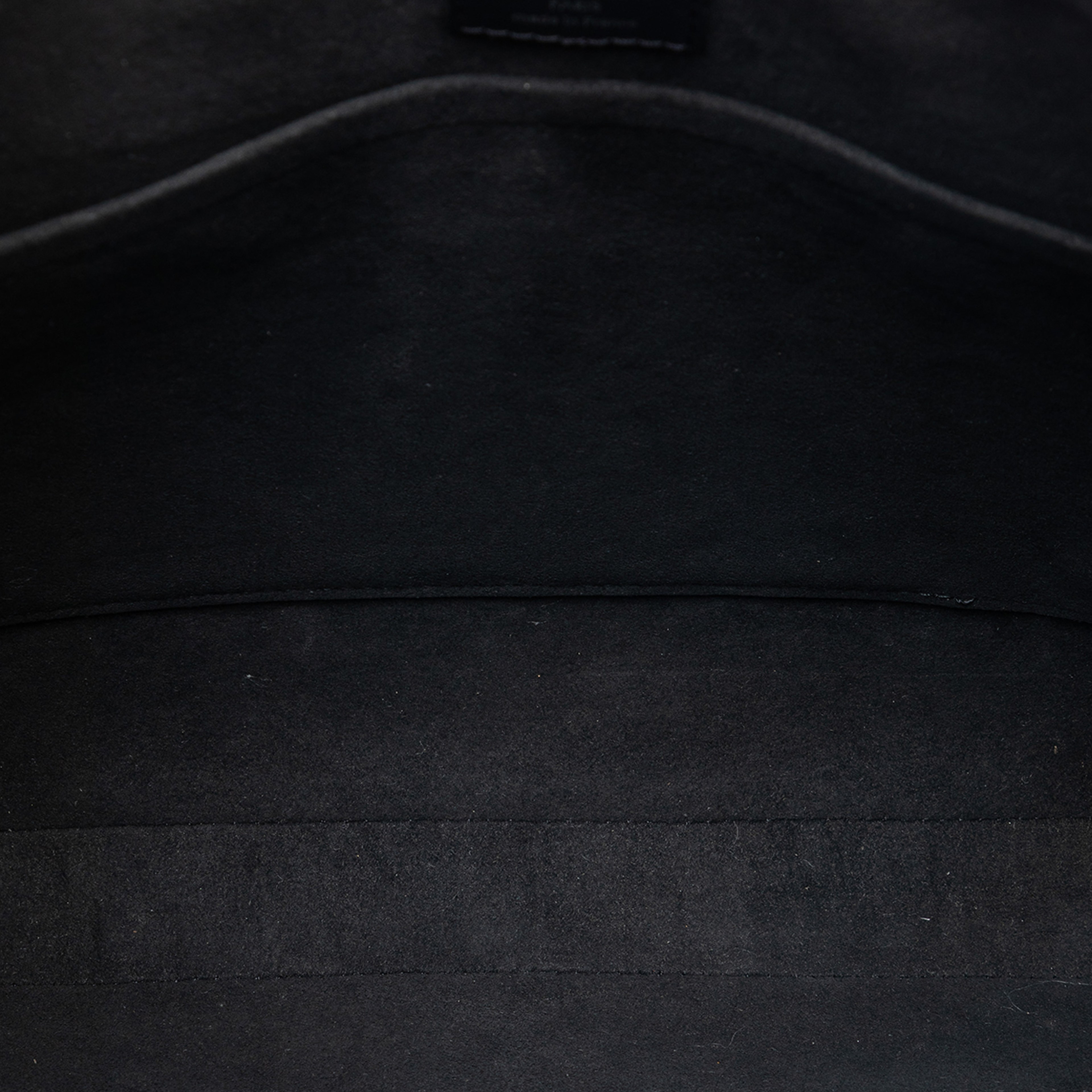 Louis Vuitton Epi Dandy Mm, från Luxclusif, i färgen black. Klicka för att öppna bilden i stort format
