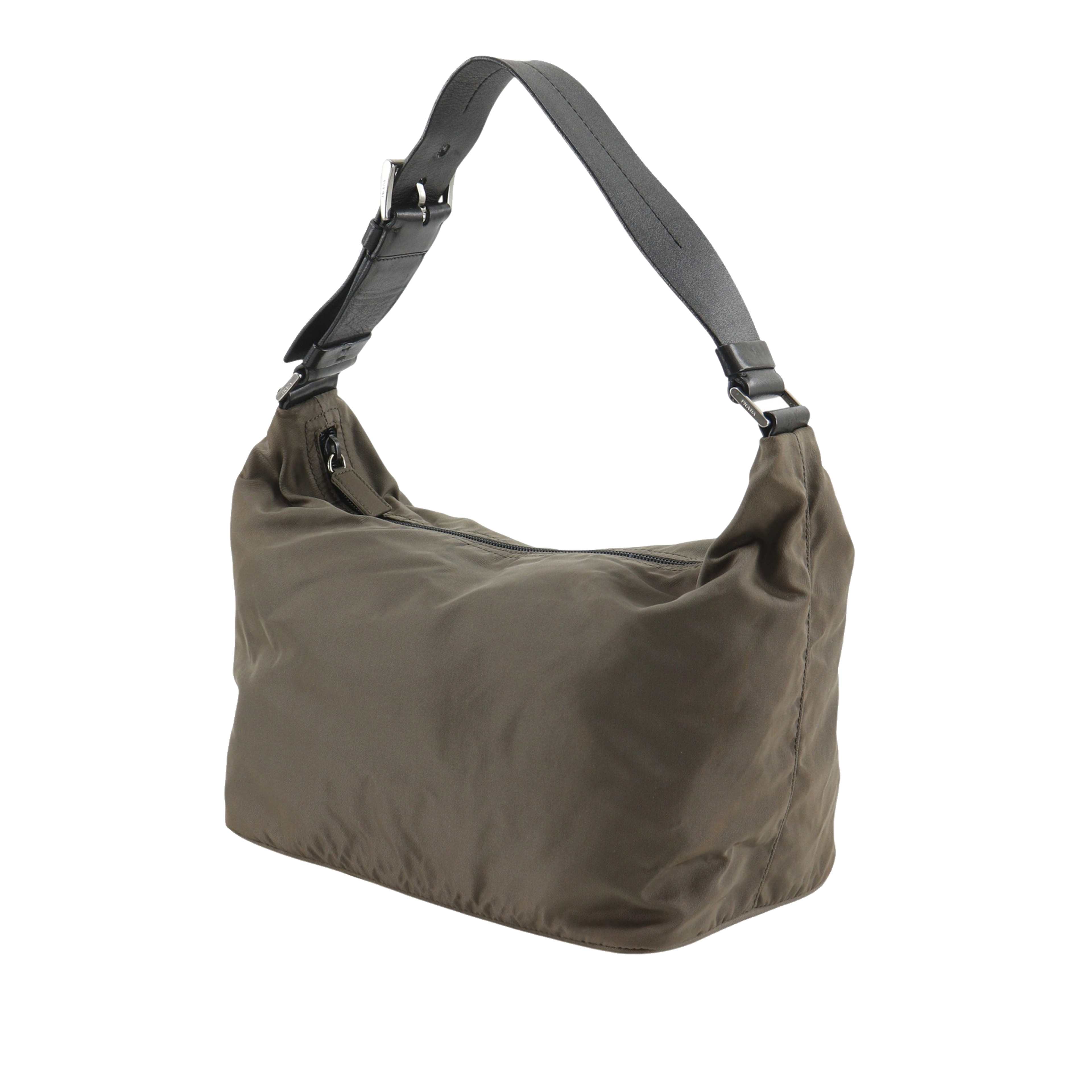 Prada Tessuto Shoulder Bag, från Luxclusif, i färgen brun. Klicka för att öppna bilden i stort format