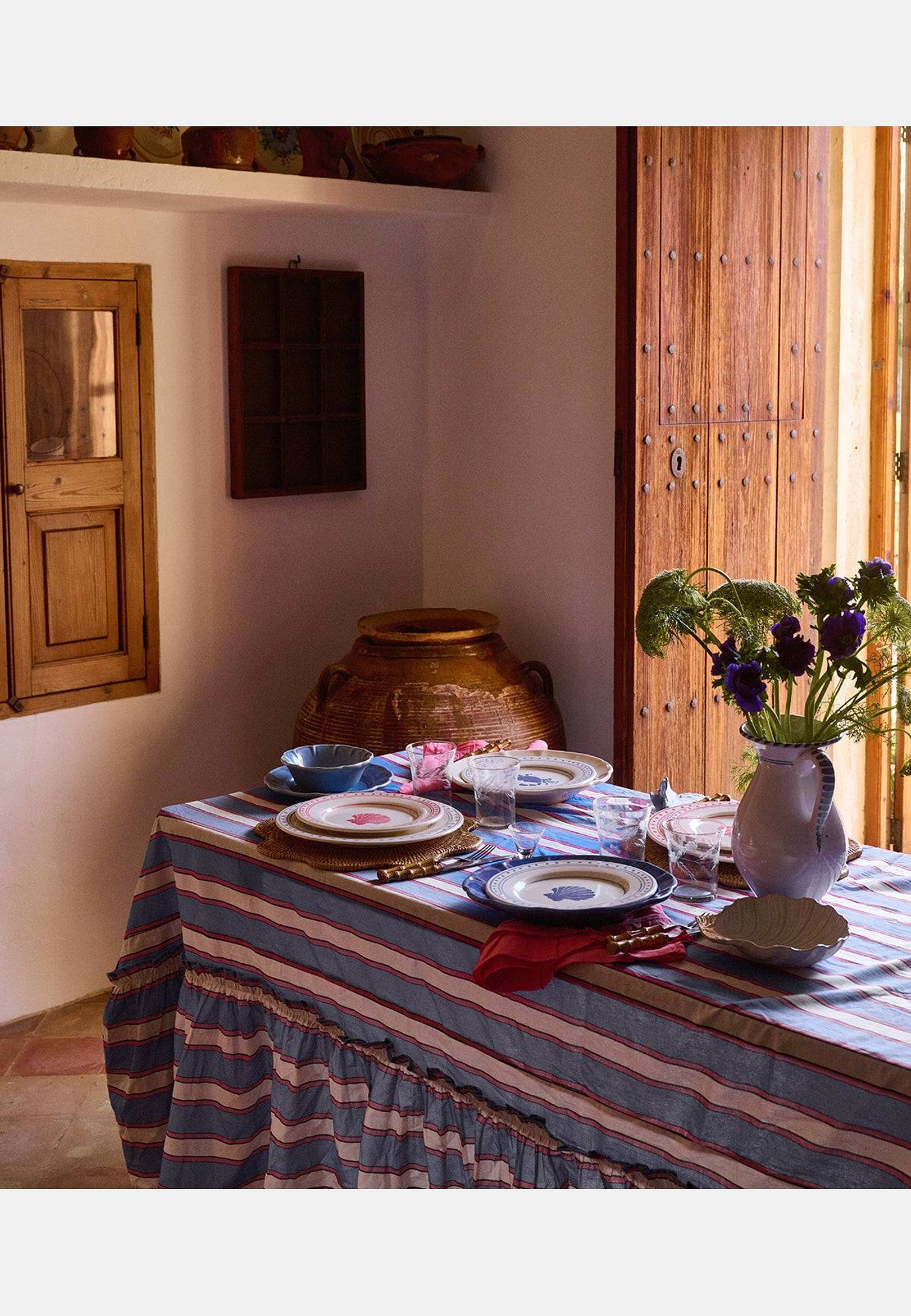 Shell Assiett - 22 Cm, från Pick A Poppy, i färgen dark pink. Klicka för att öppna bilden i stort format