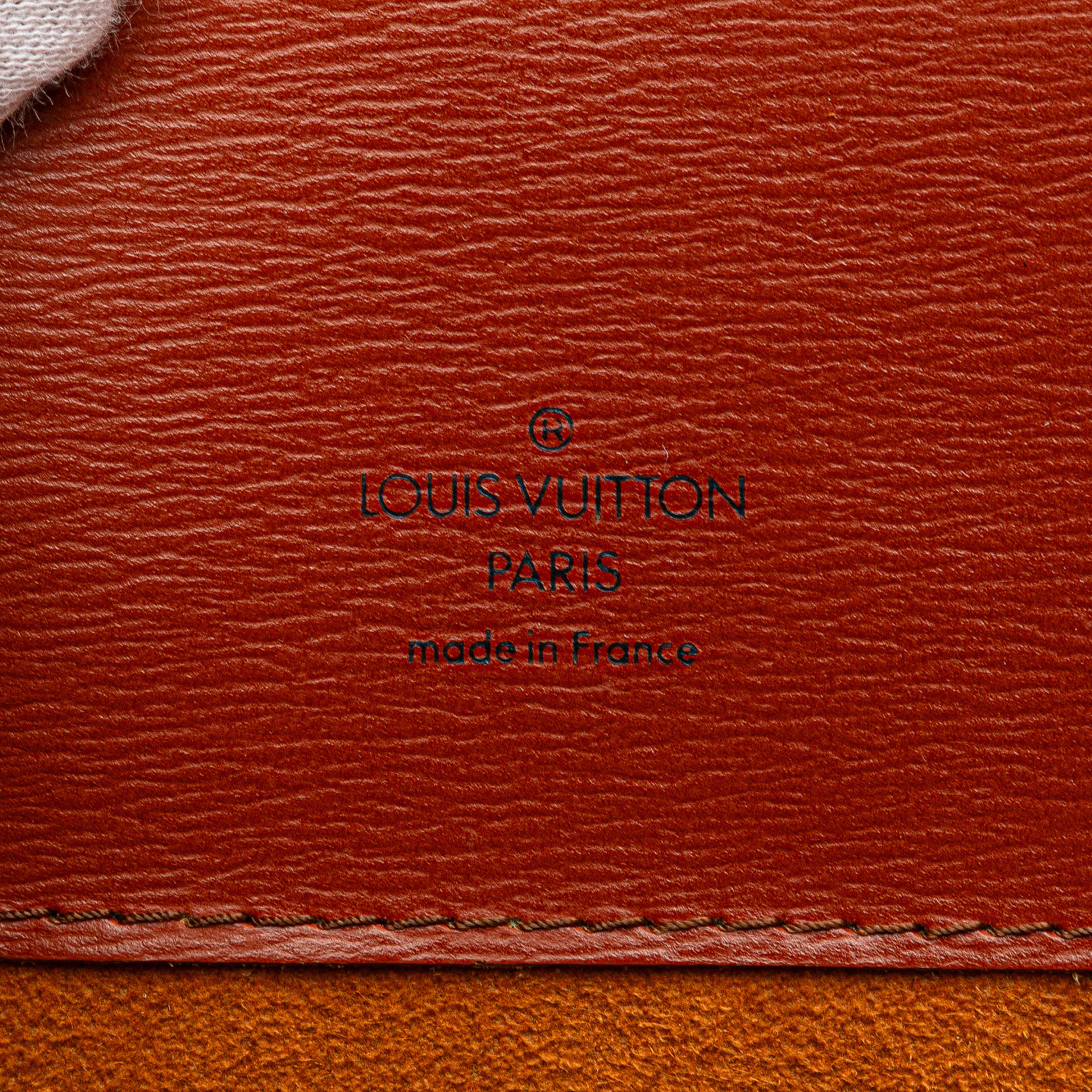 Louis Vuitton Epi Cluny, från Luxclusif, i färgen brown. Klicka för att öppna bilden i stort format