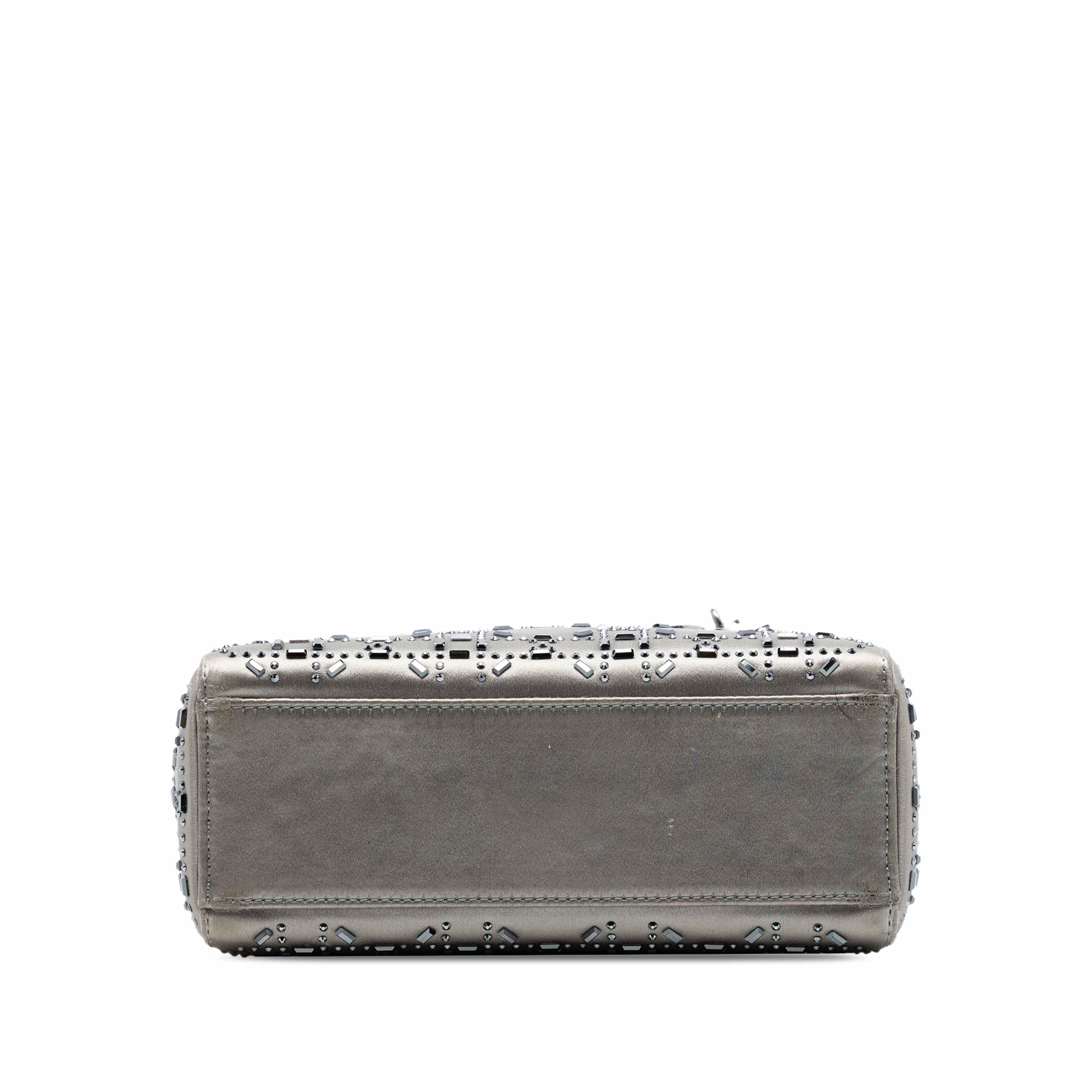 Dior Mini Satin Cannage Crystal Embellished Lady Dior, från Luxclusif, i färgen gray. Klicka för att öppna bilden i stort format