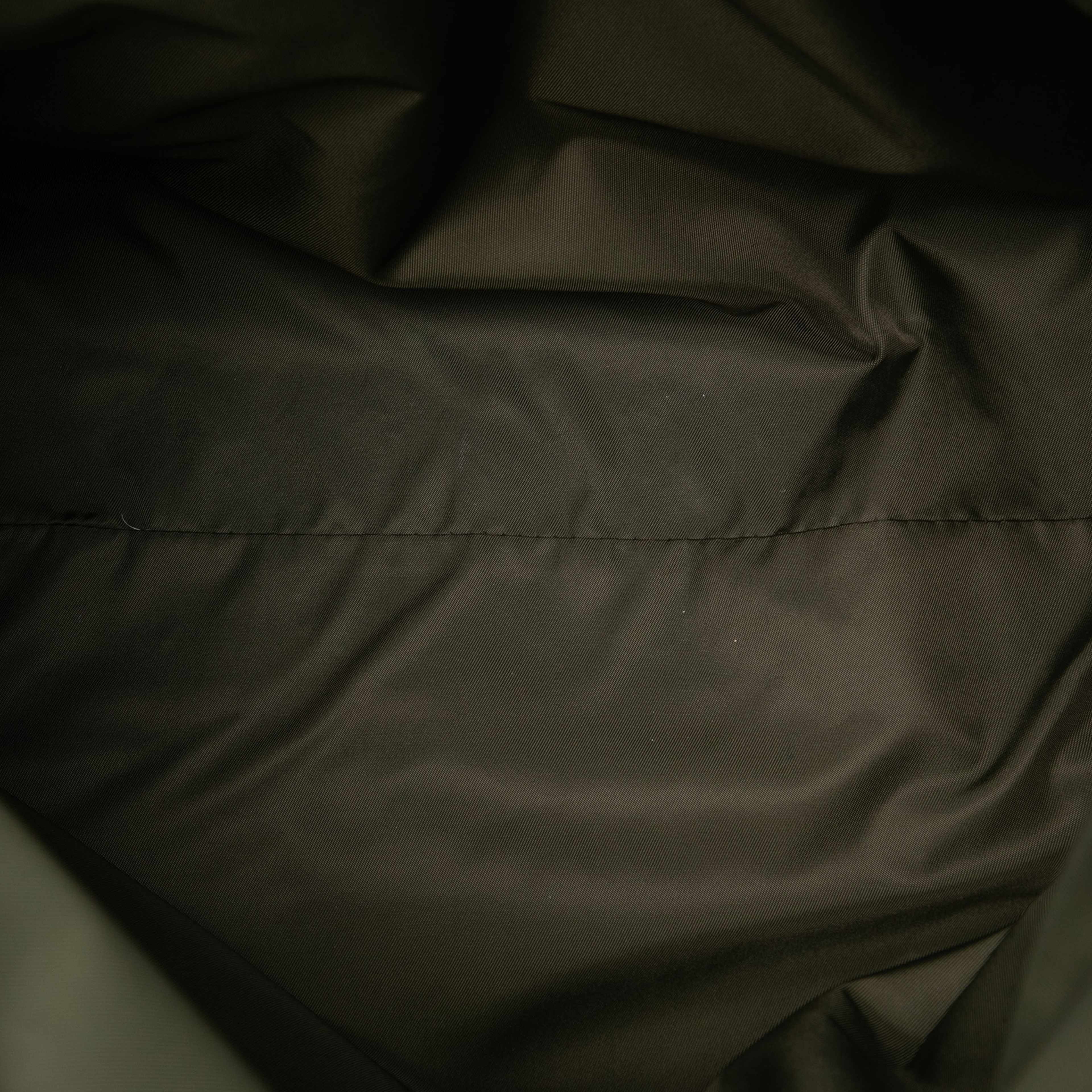 Gucci Gg Canvas Web Vertical Tote, från Luxclusif, i färgen beige. Klicka för att öppna bilden i stort format