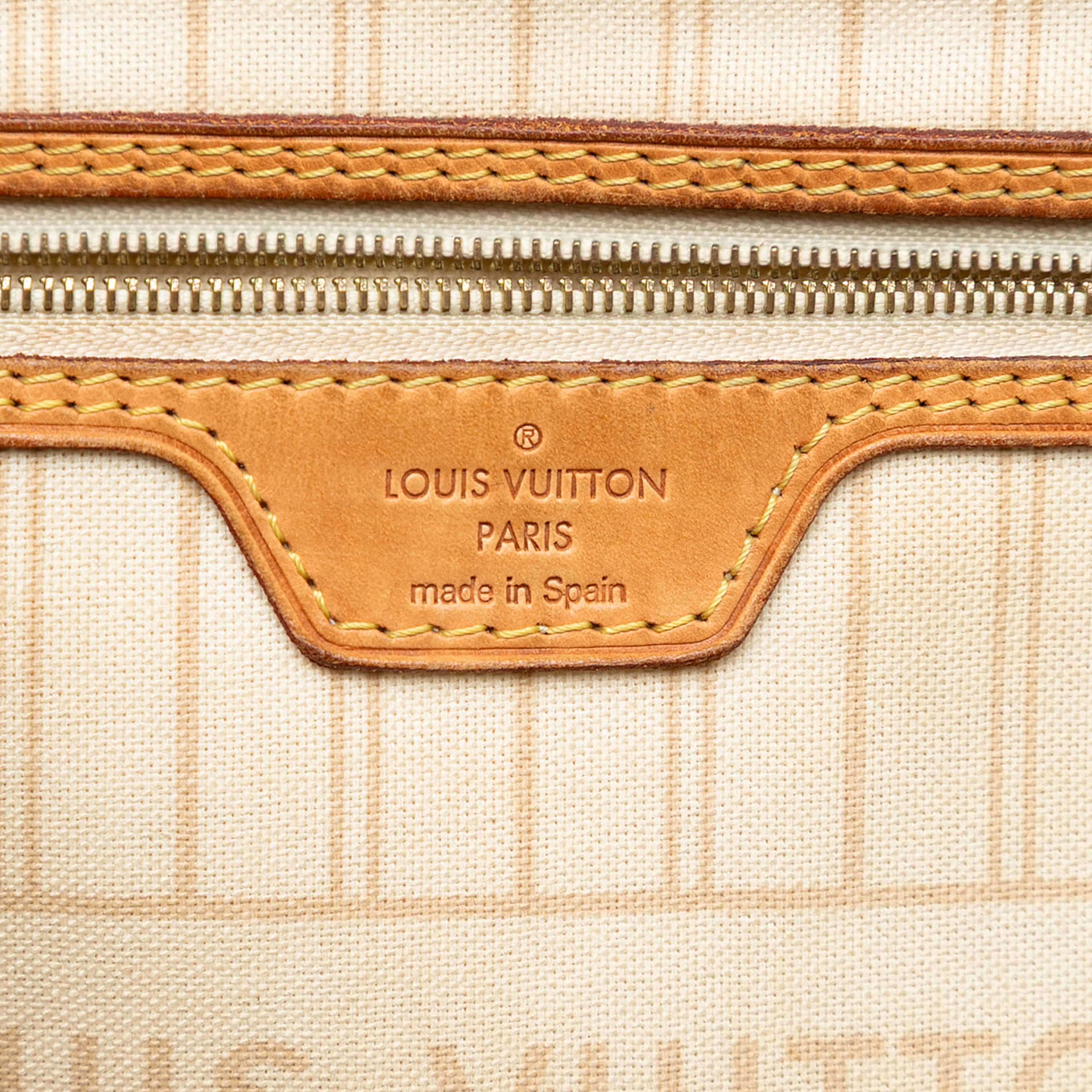 Louis Vuitton Damier Azur Neverfull Mm, från Luxclusif, i färgen white. Klicka för att öppna bilden i stort format