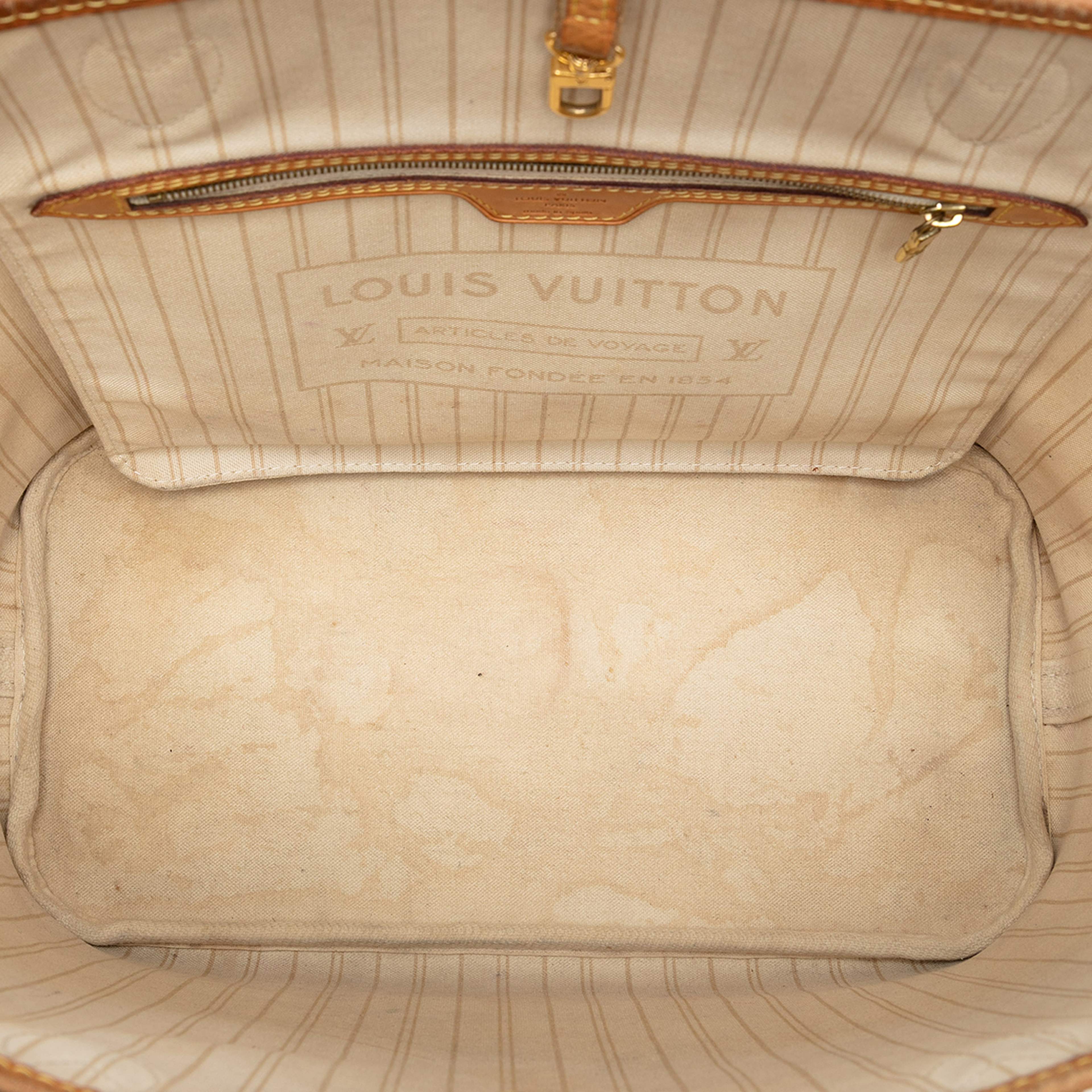 Louis Vuitton Damier Azur Neverfull Mm, från Luxclusif, i färgen white. Klicka för att öppna bilden i stort format