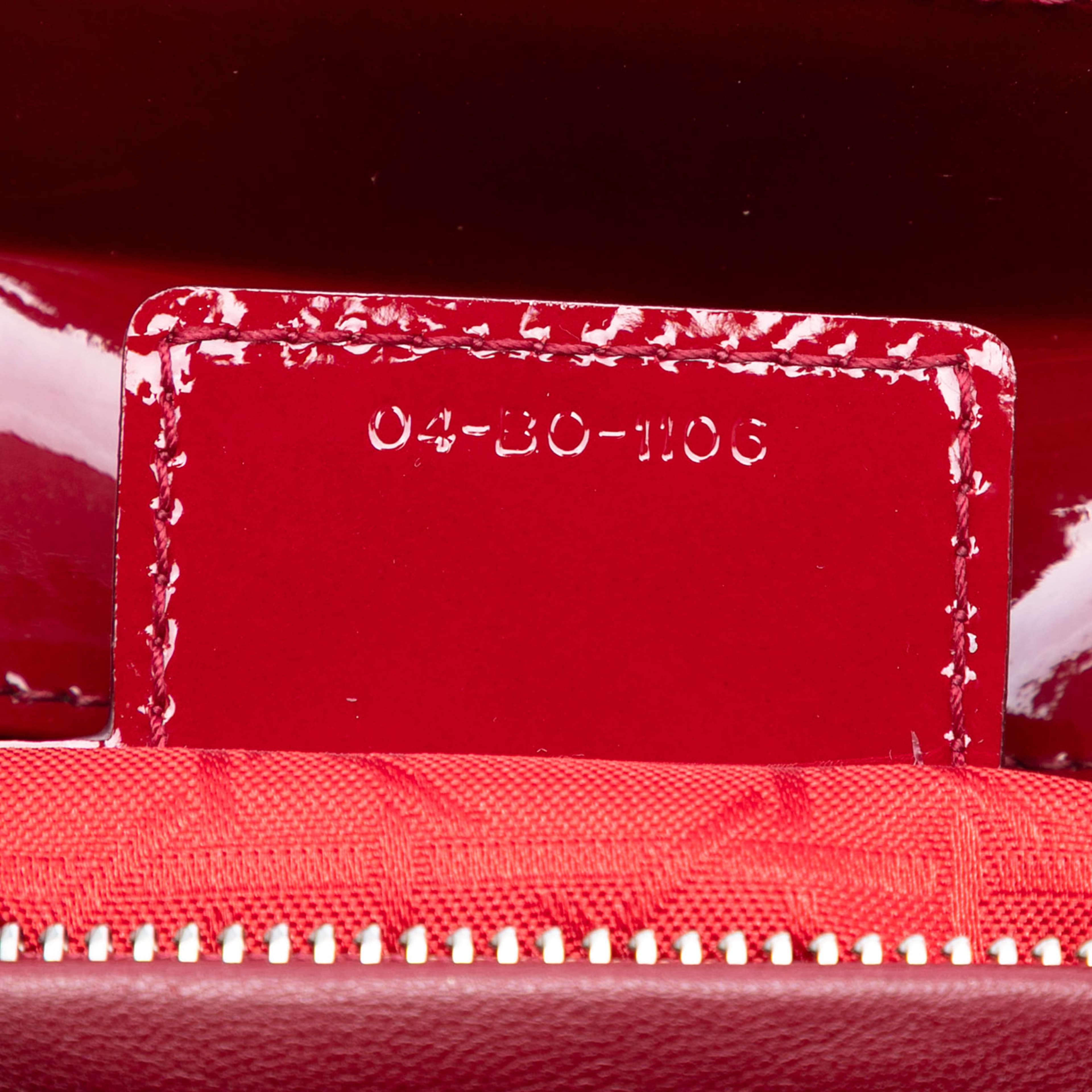 Dior Medium Patent Cannage Lady Dior, från Luxclusif, i färgen dark red. Klicka för att öppna bilden i stort format