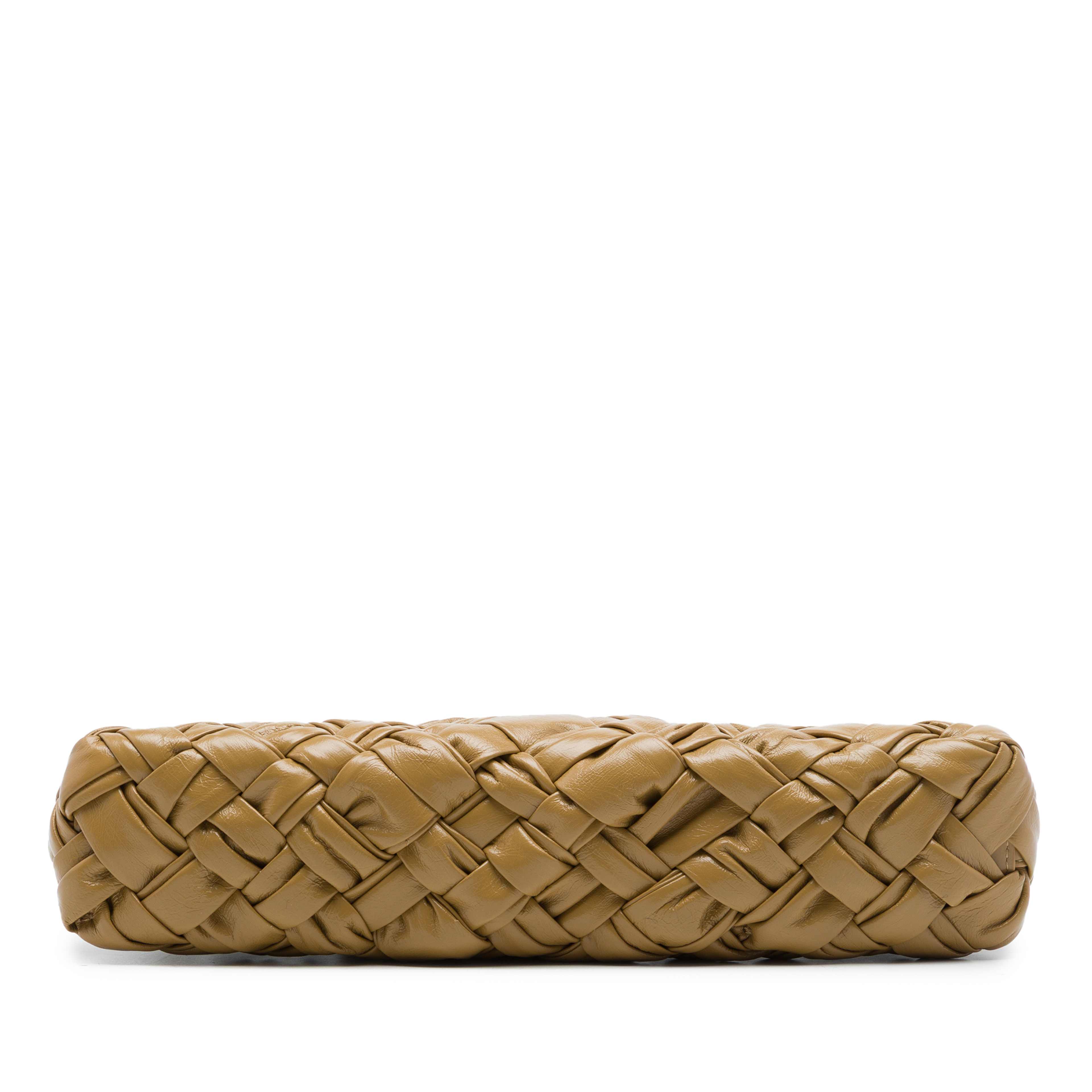 Bottega Veneta Nappa Intrecciato Kalimero Cha Cha Shoulder Bag, från Luxclusif, i färgen brun. Klicka för att öppna bilden i stort format