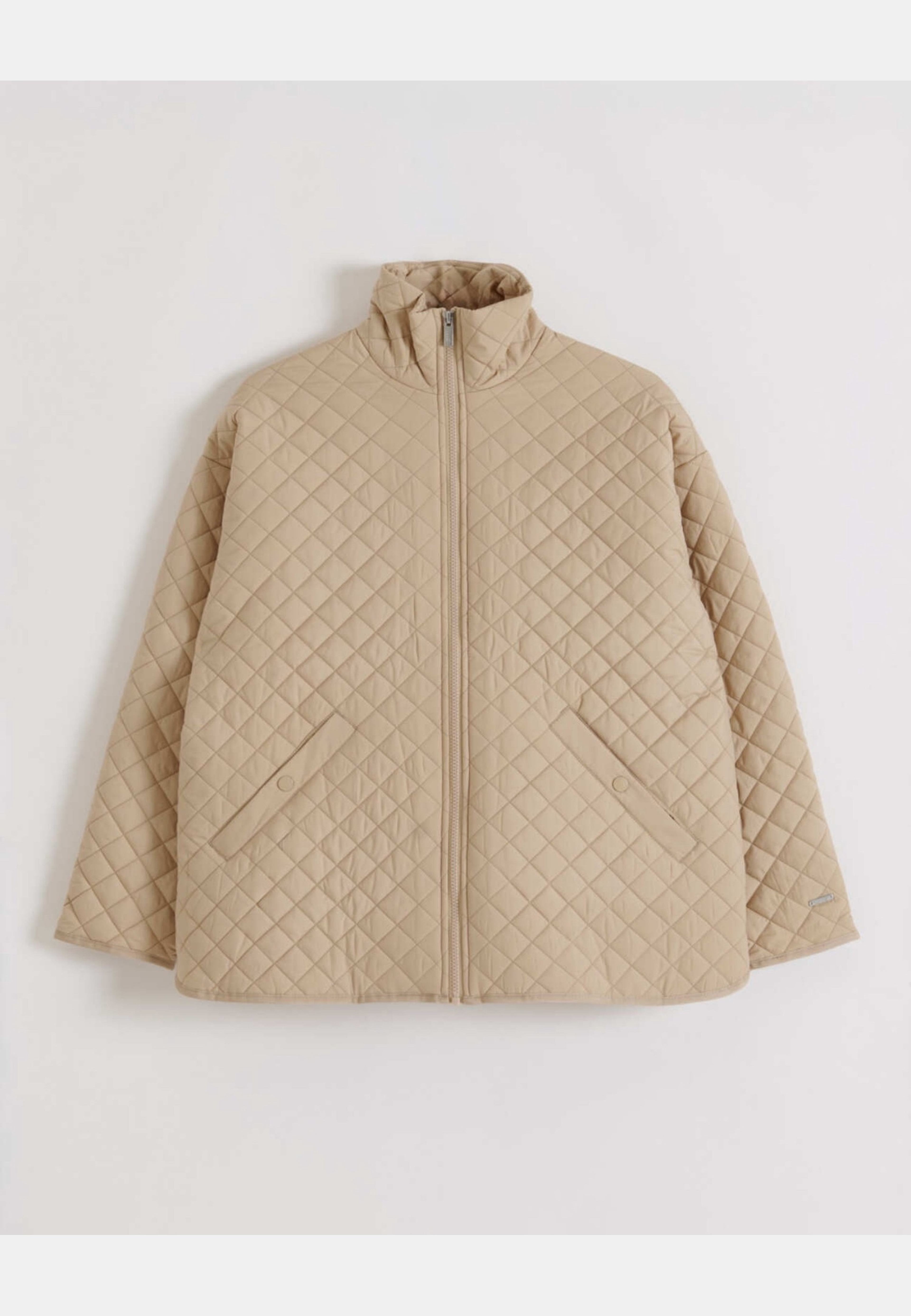 Oversized Quilted Jacket, från aim'n, i färgen beige. Klicka för att öppna bilden i stort format