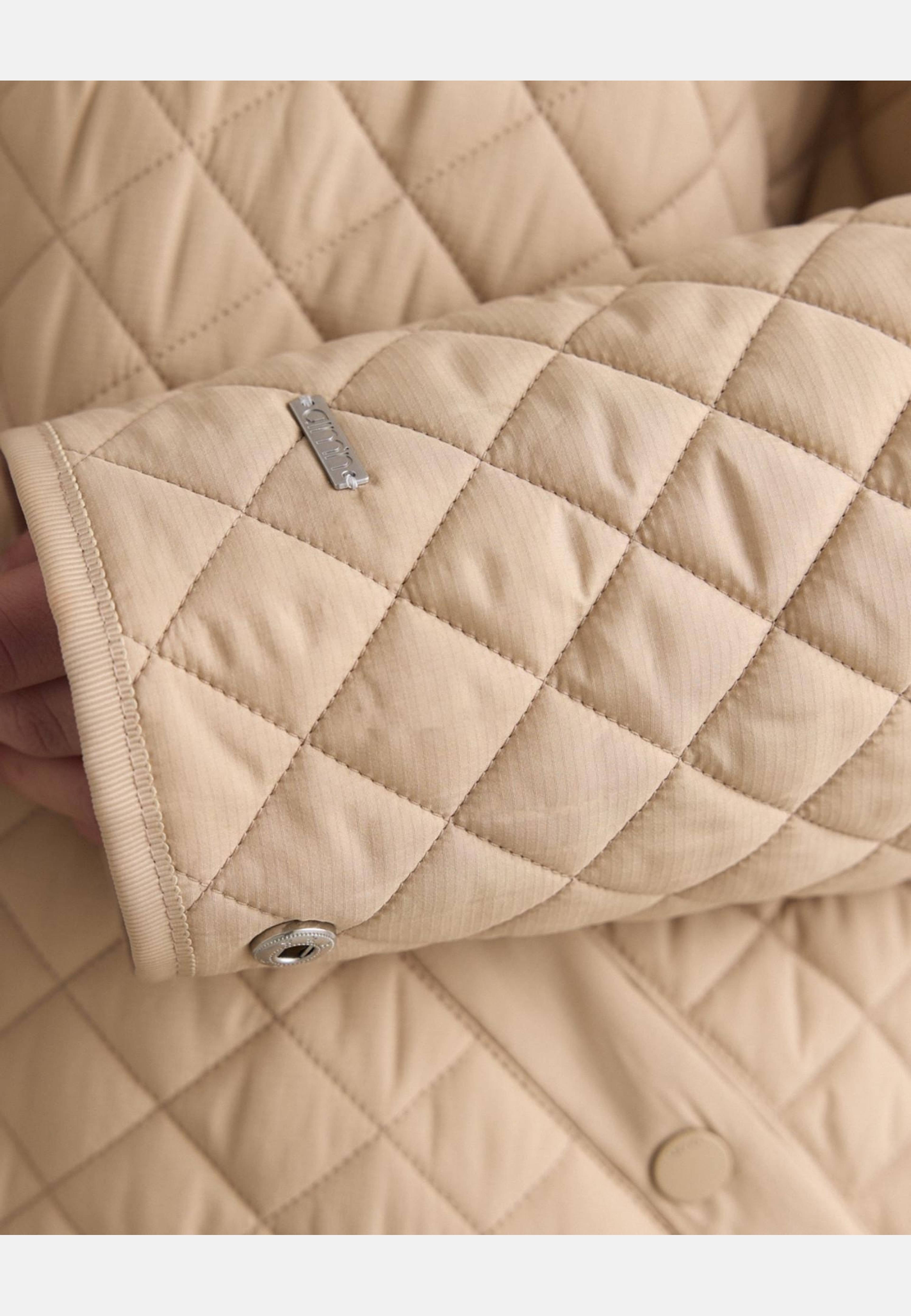 Oversized Quilted Jacket, från aim'n, i färgen beige. Klicka för att öppna bilden i stort format