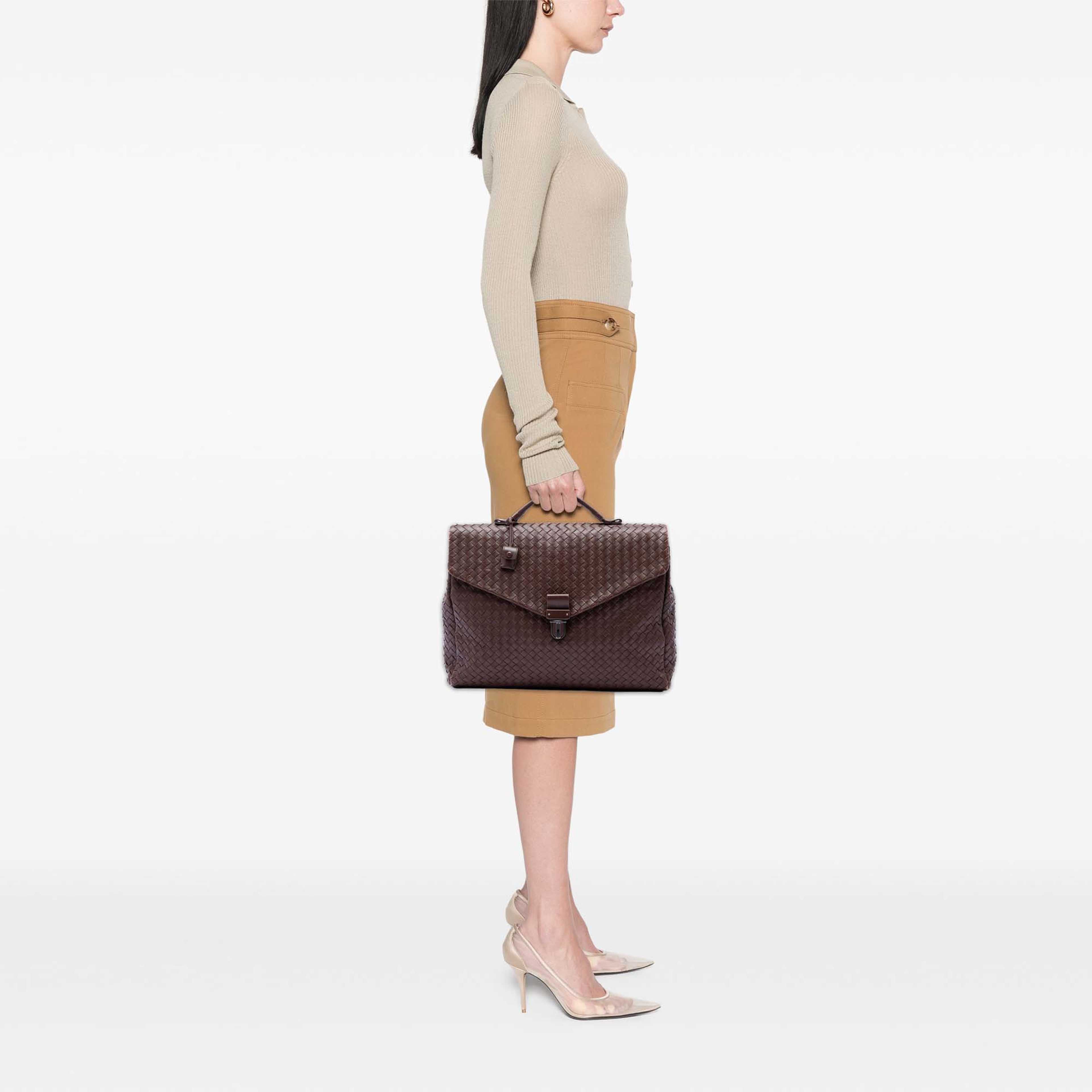 Bottega Veneta Nappa Intrecciato Briefcase, från Luxclusif, i färgen brun. Klicka för att öppna bilden i stort format