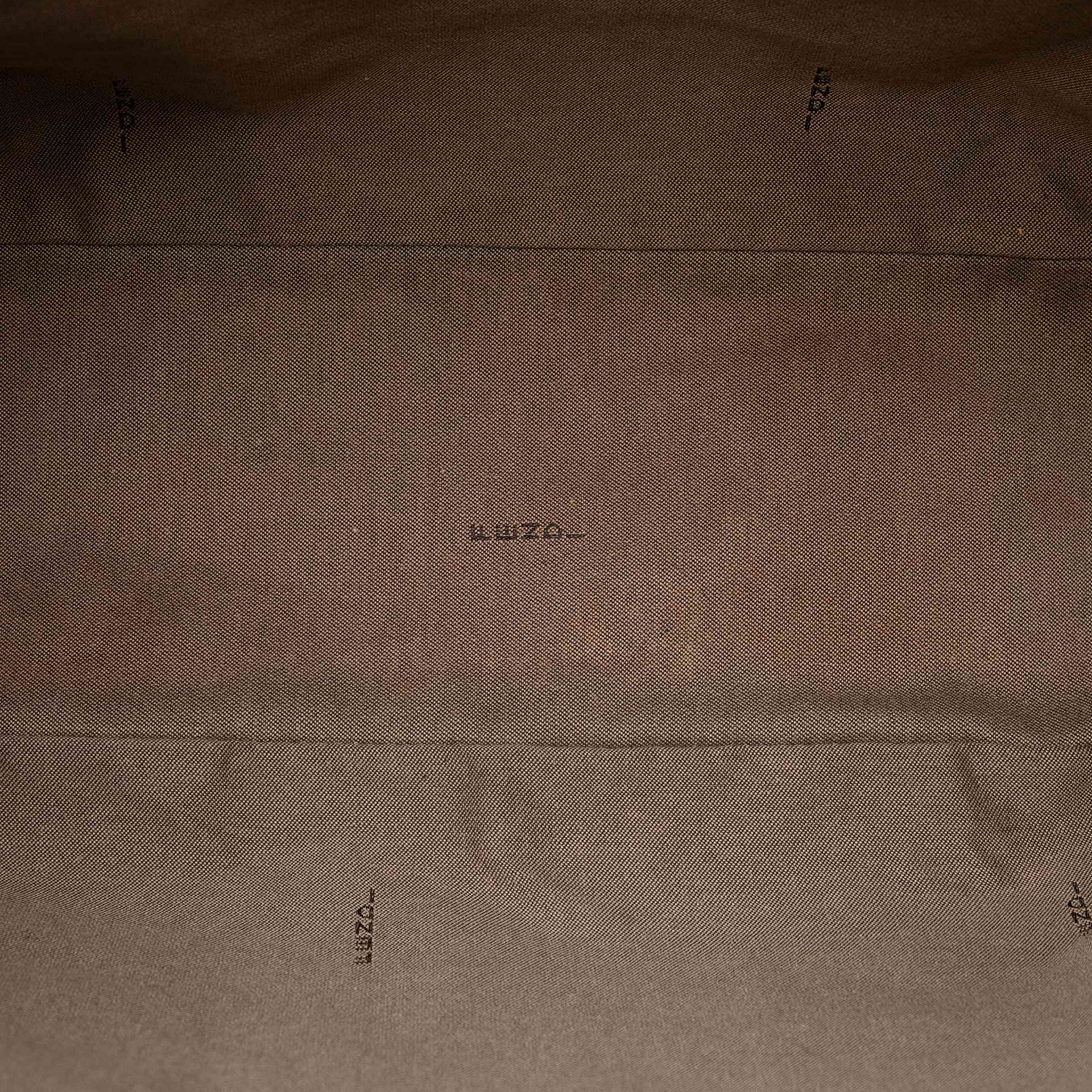 Fendi Zucchino Canvas Tote, från Luxclusif, i färgen beige. Klicka för att öppna bilden i stort format