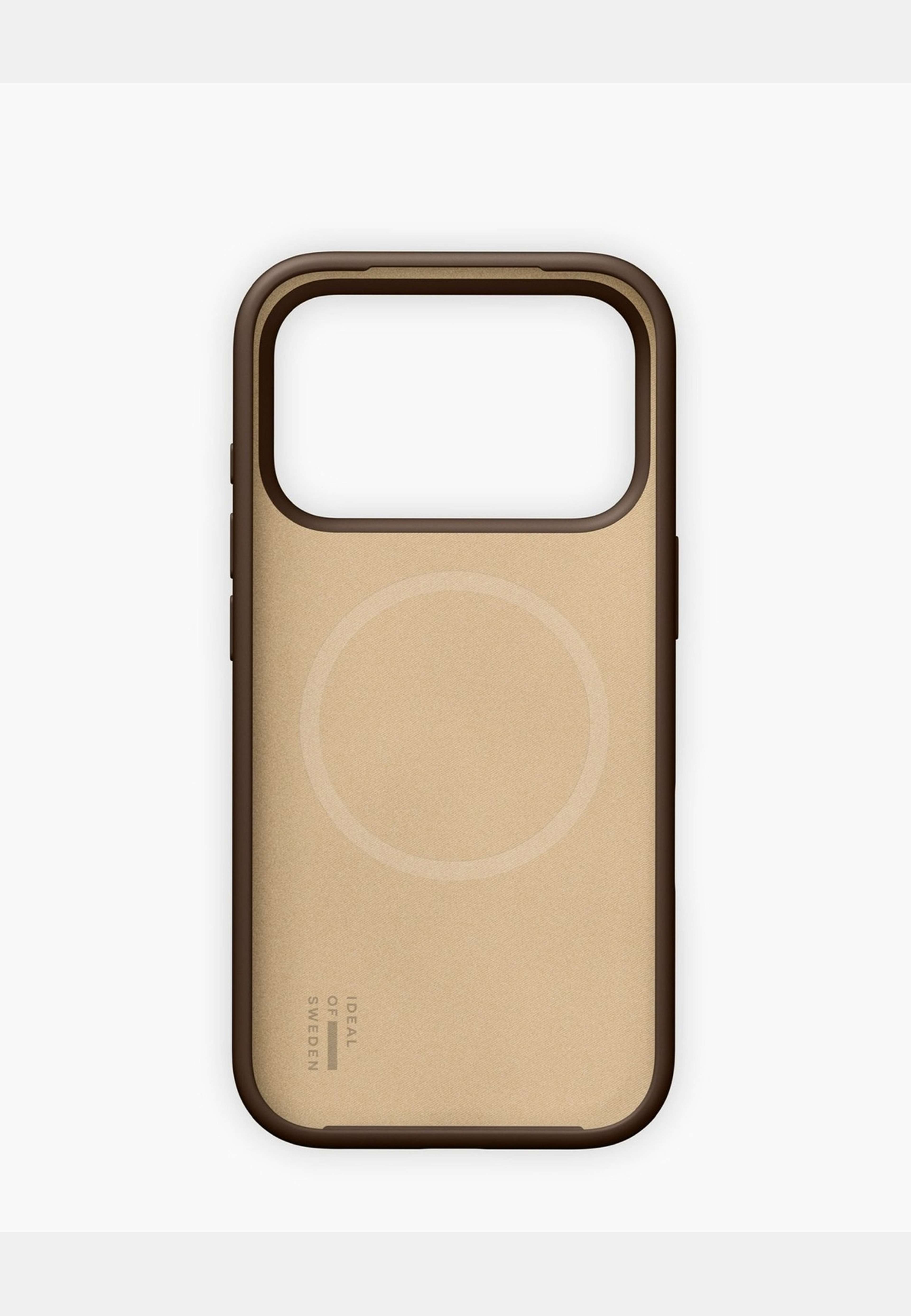 Silicone Case Magsafe Iphone, från Ideal Of Sweden, i färgen mocha mousse. Klicka för att öppna bilden i stort format