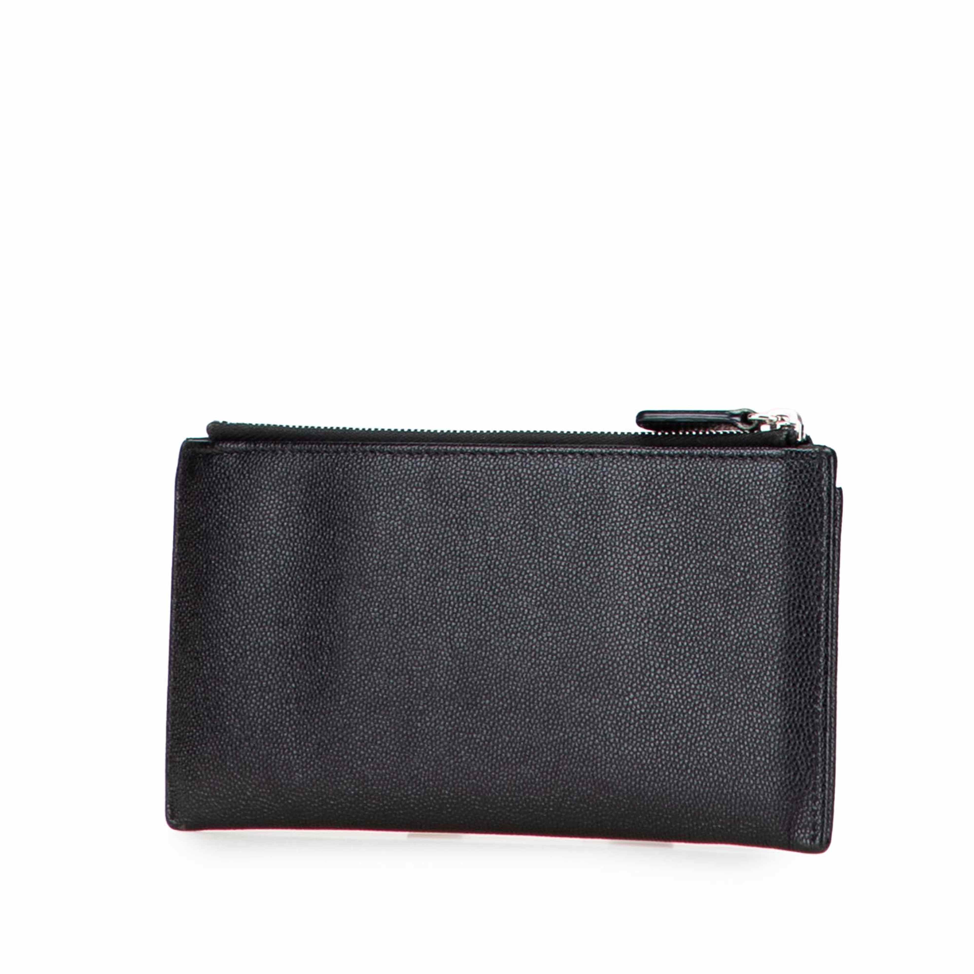 Chanel Cc Caviar Classic Zip Pouch, från Luxclusif, i färgen black. Klicka för att öppna bilden i stort format