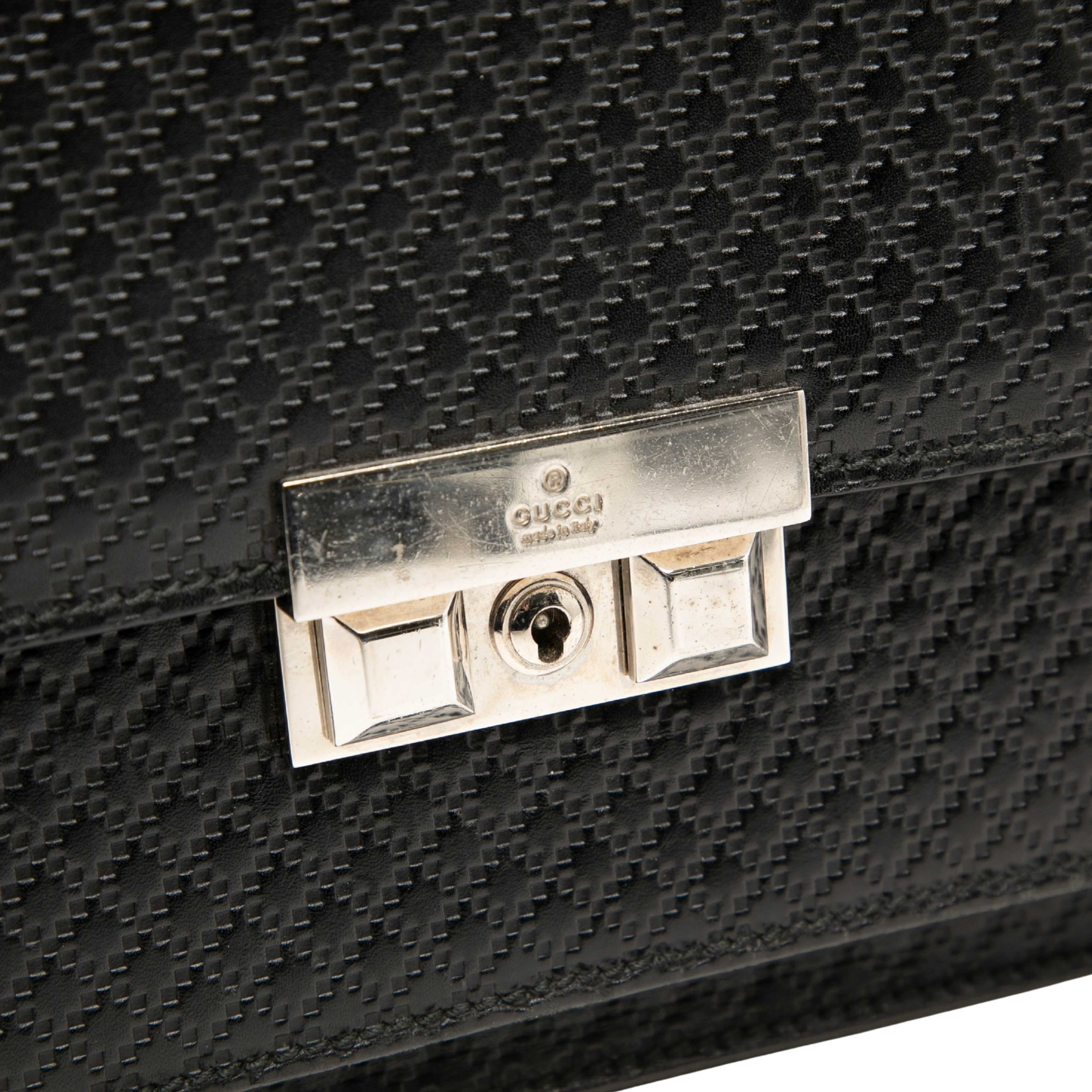 Gucci Diamante Calfskin Business Bag, från Luxclusif, i färgen svart. Klicka för att öppna bilden i stort format