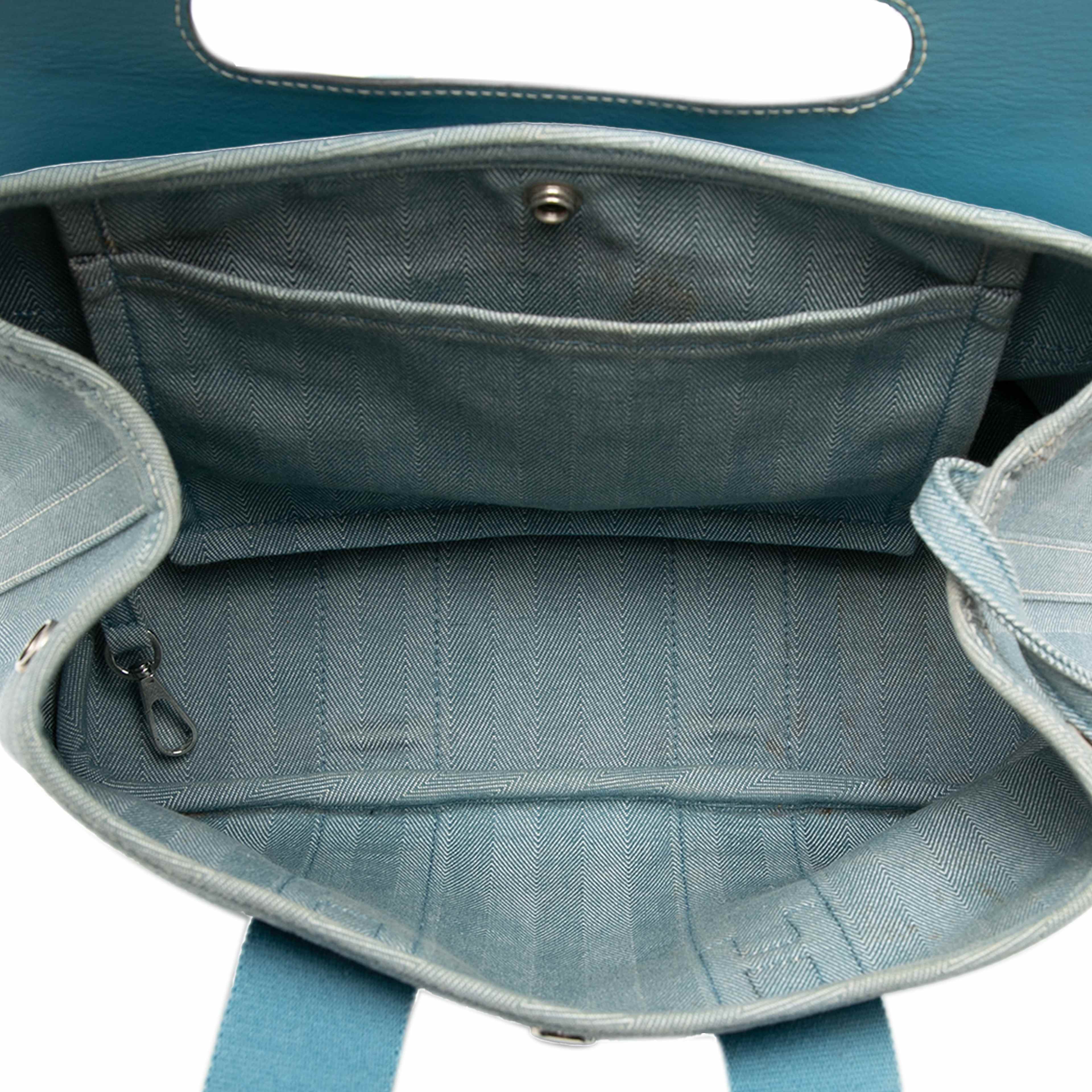 Hermès Toile And Swift Valparaiso Pm, från Luxclusif, i färgen light blue. Klicka för att öppna bilden i stort format