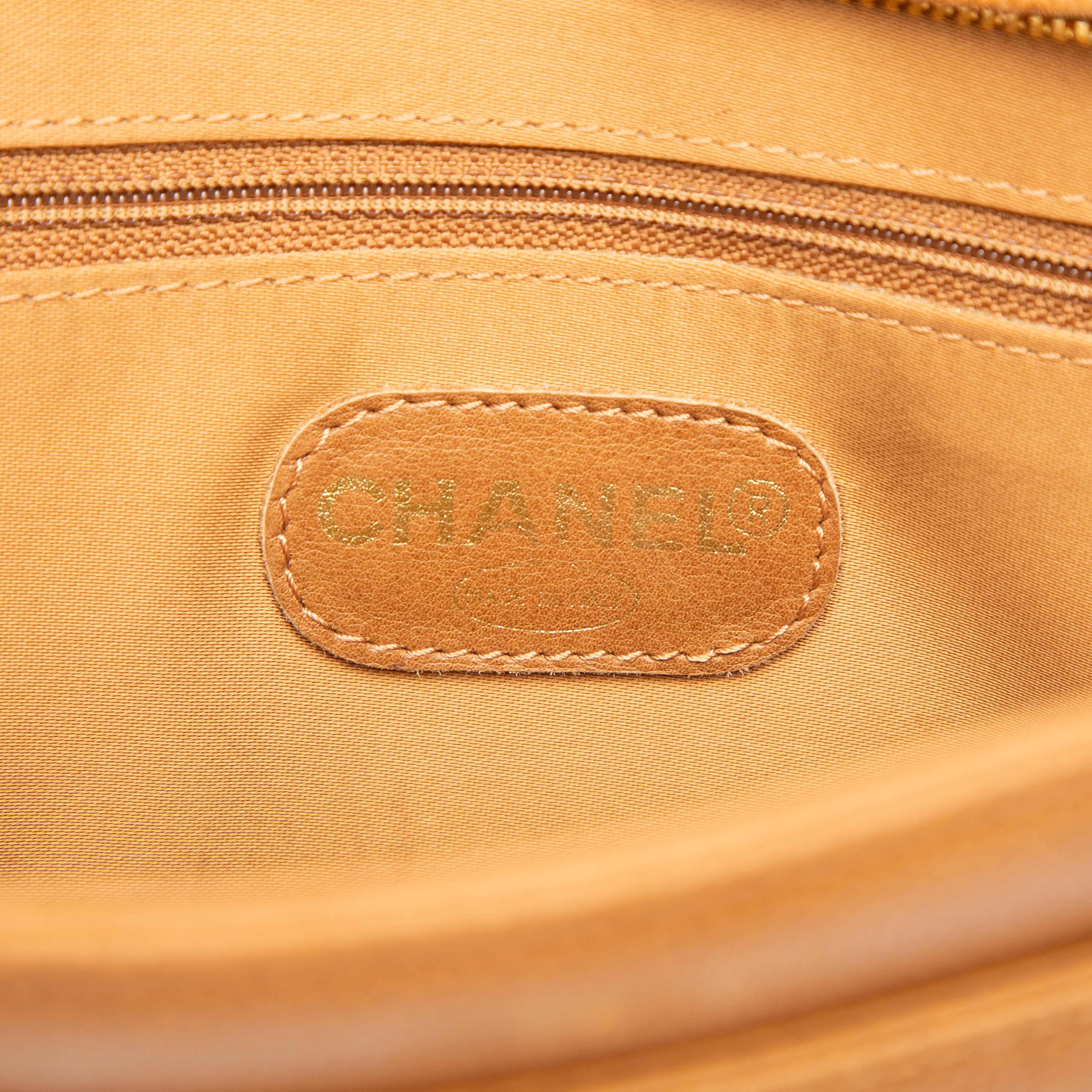 Chanel Cc Caviar Chain Turn Lock Tote, från Luxclusif, i färgen brown. Klicka för att öppna bilden i stort format