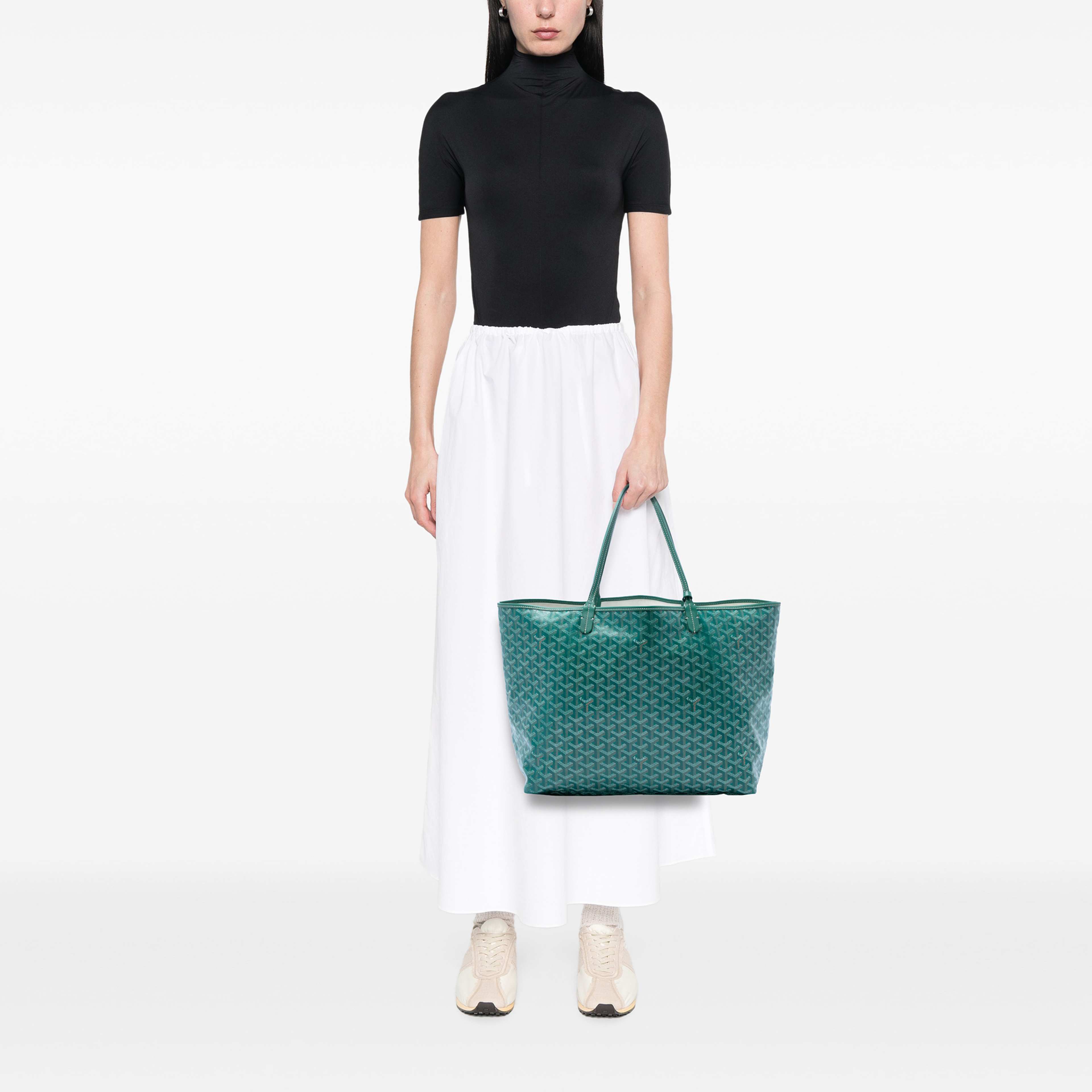 Goyard Goyardine Saint Louis Gm, från Luxclusif, i färgen grön. Klicka för att öppna bilden i stort format