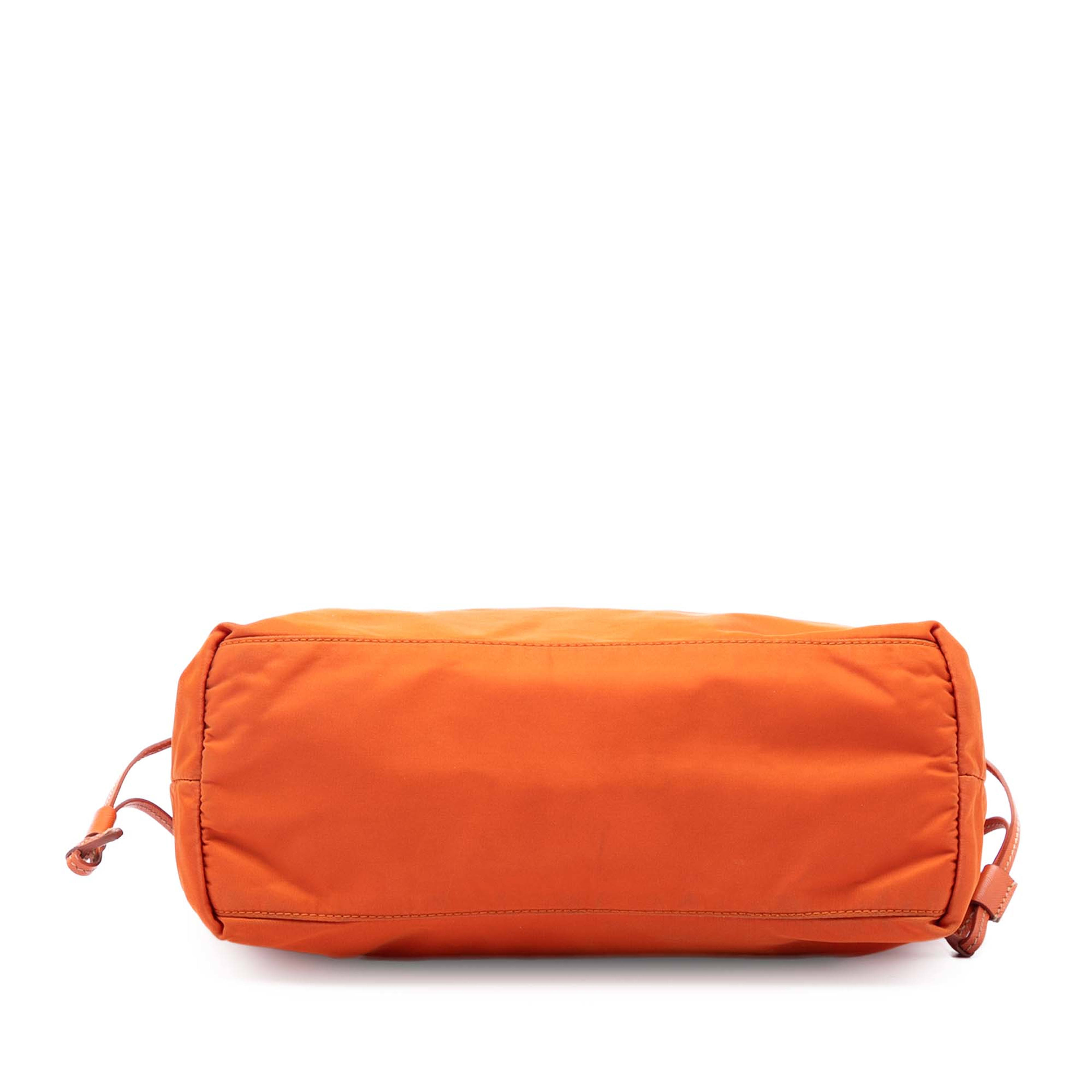 Prada Saffiano Trimmed Tessuto Open Tote, från Luxclusif, i färgen orange. Klicka för att öppna bilden i stort format