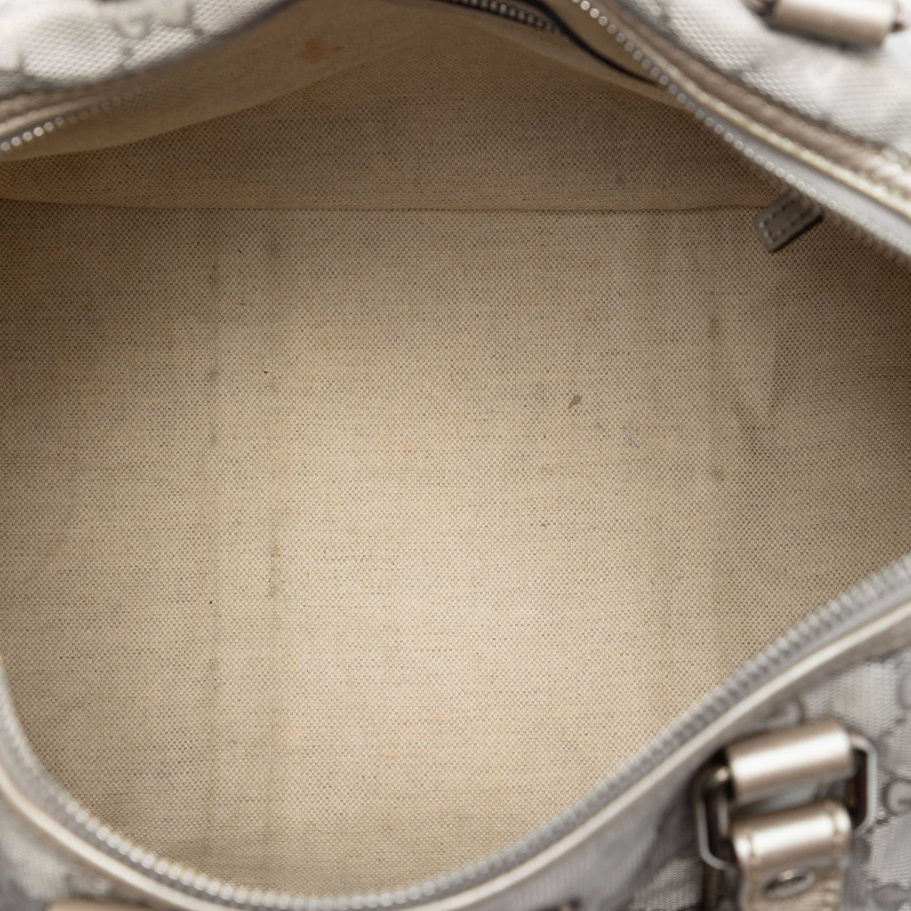 Gucci Medium Gg Imprime Joy Boston Bag, från Luxclusif, i färgen light gold. Klicka för att öppna bilden i stort format