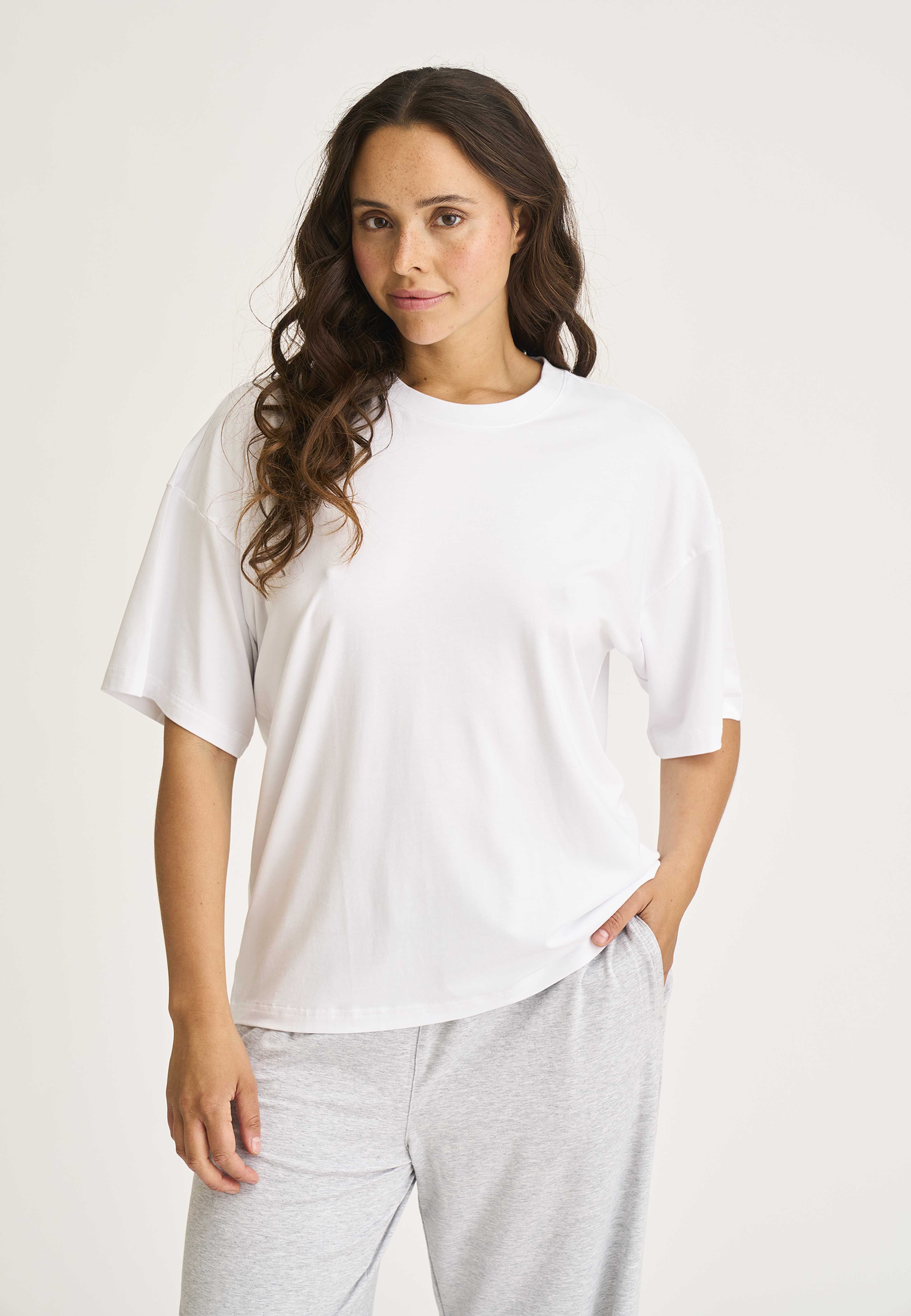 Oversize T-shirt Bambu, från JBS of Denmark, i färgen white. Klicka för att öppna bilden i stort format