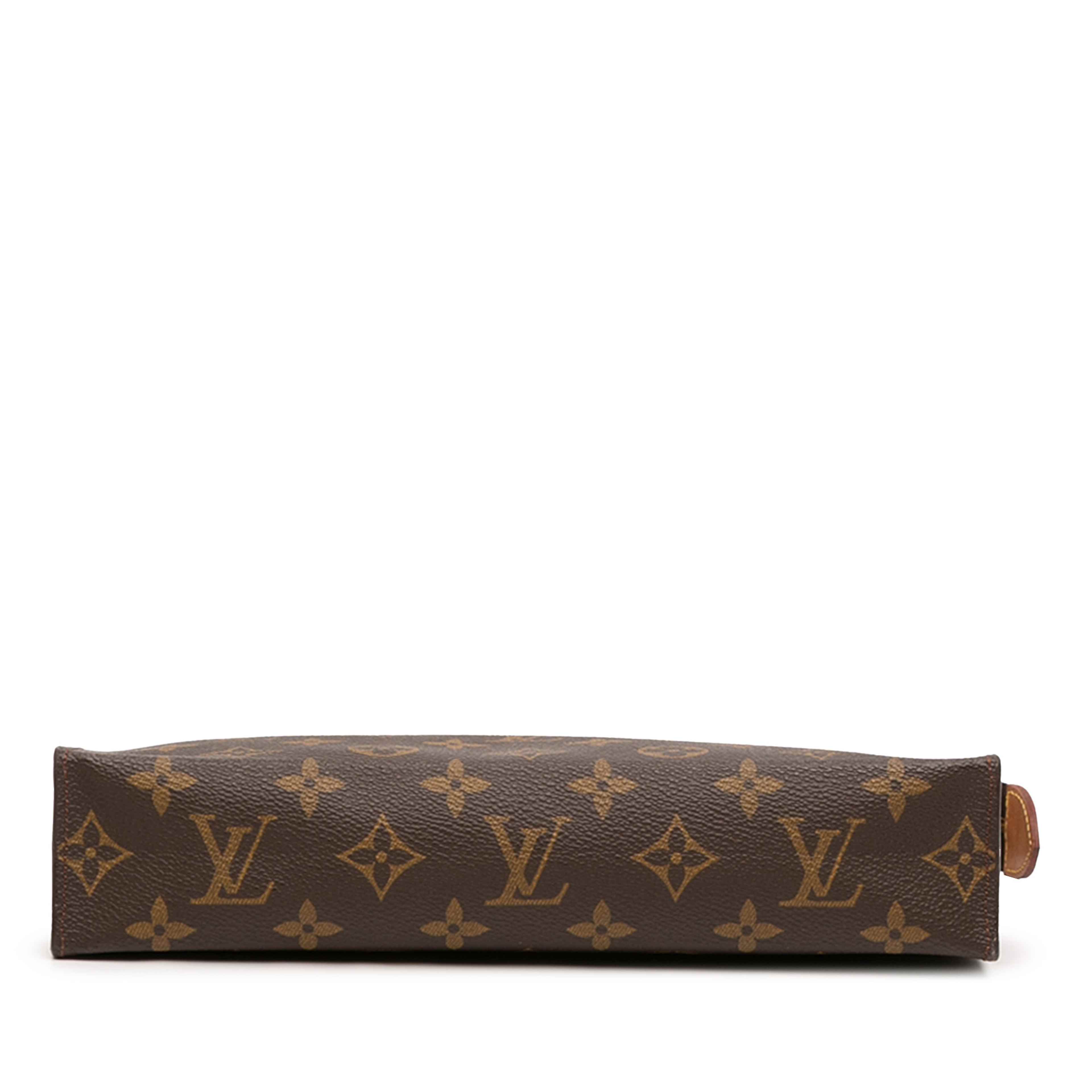 Louis Vuitton Monogram Toiletry Pouch 26, från Luxclusif, i färgen brown. Klicka för att öppna bilden i stort format