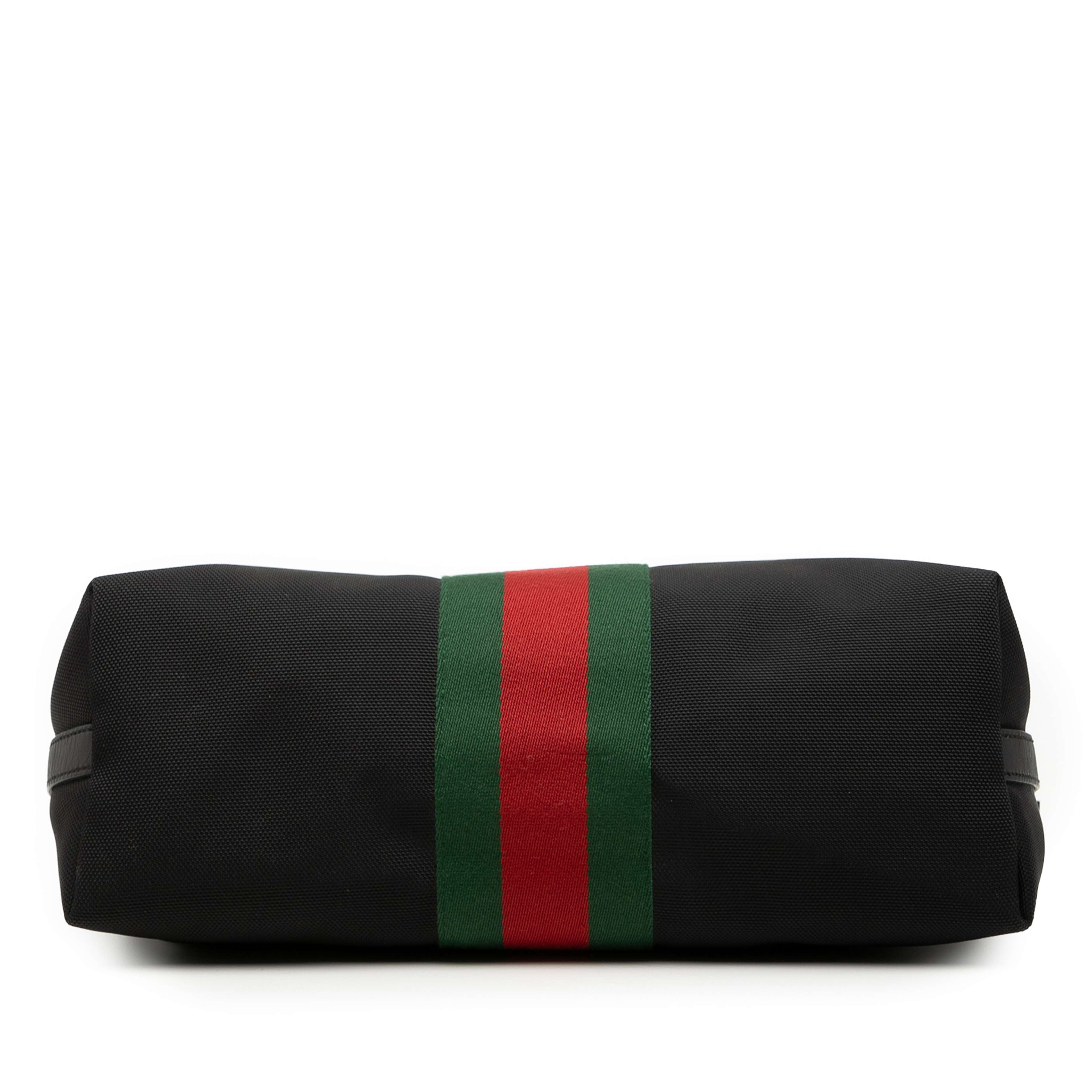 Gucci Canvas Techno Web Satchel, från Luxclusif, i färgen svart. Klicka för att öppna bilden i stort format