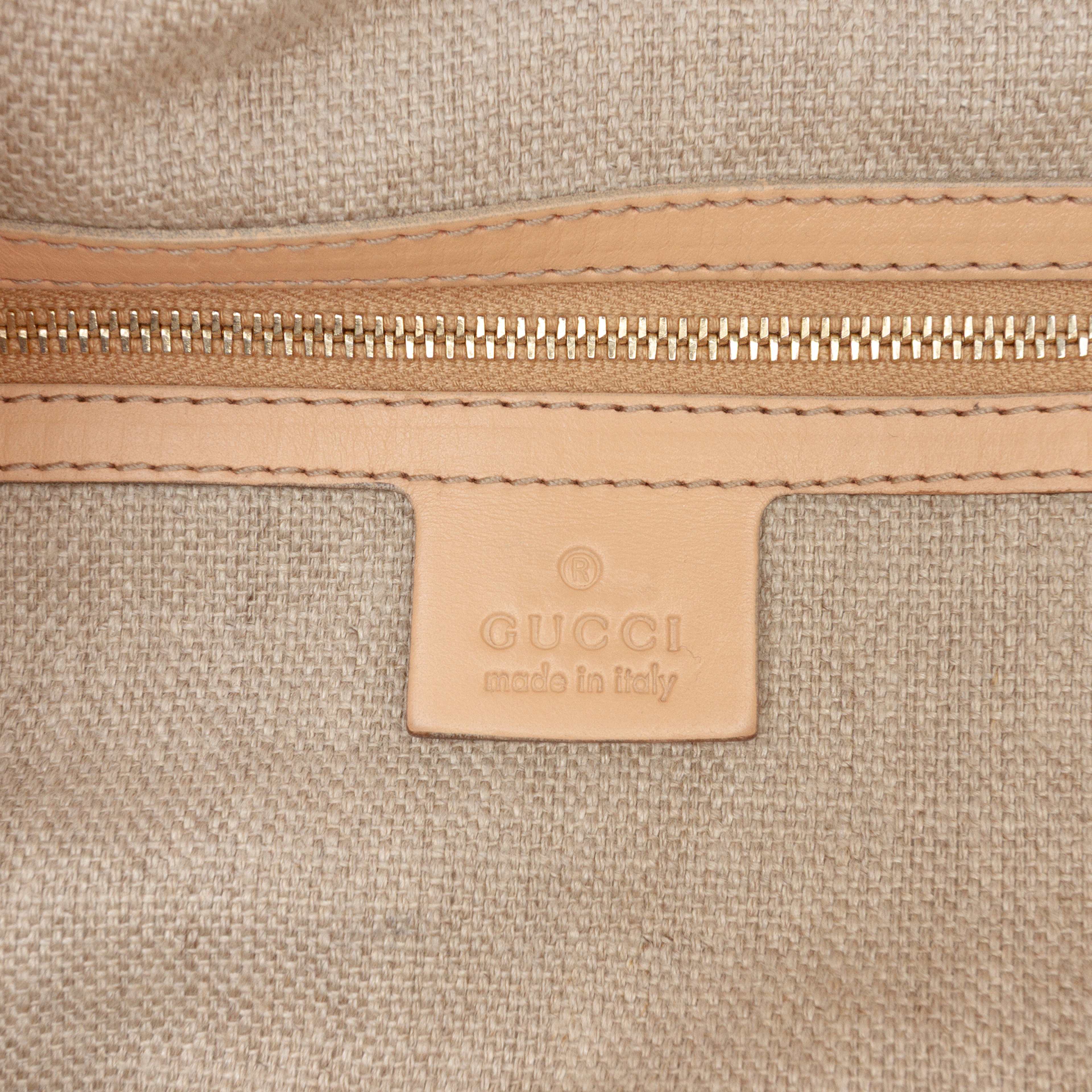 Gucci Canvas Floral Peggy Bamboo Hobo, från Luxclusif, i färgen white. Klicka för att öppna bilden i stort format