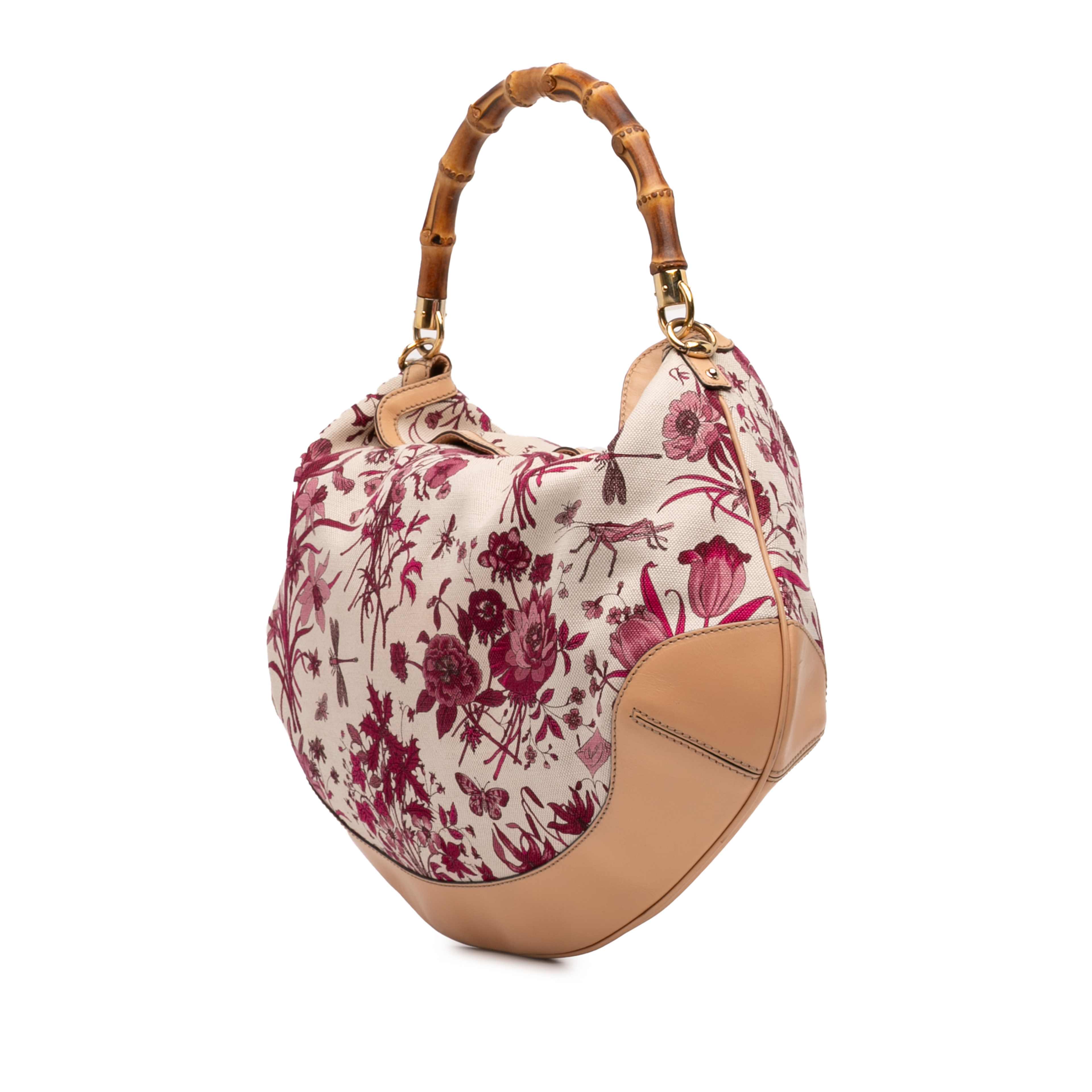 Gucci Canvas Floral Peggy Bamboo Hobo, från Luxclusif, i färgen white. Klicka för att öppna bilden i stort format