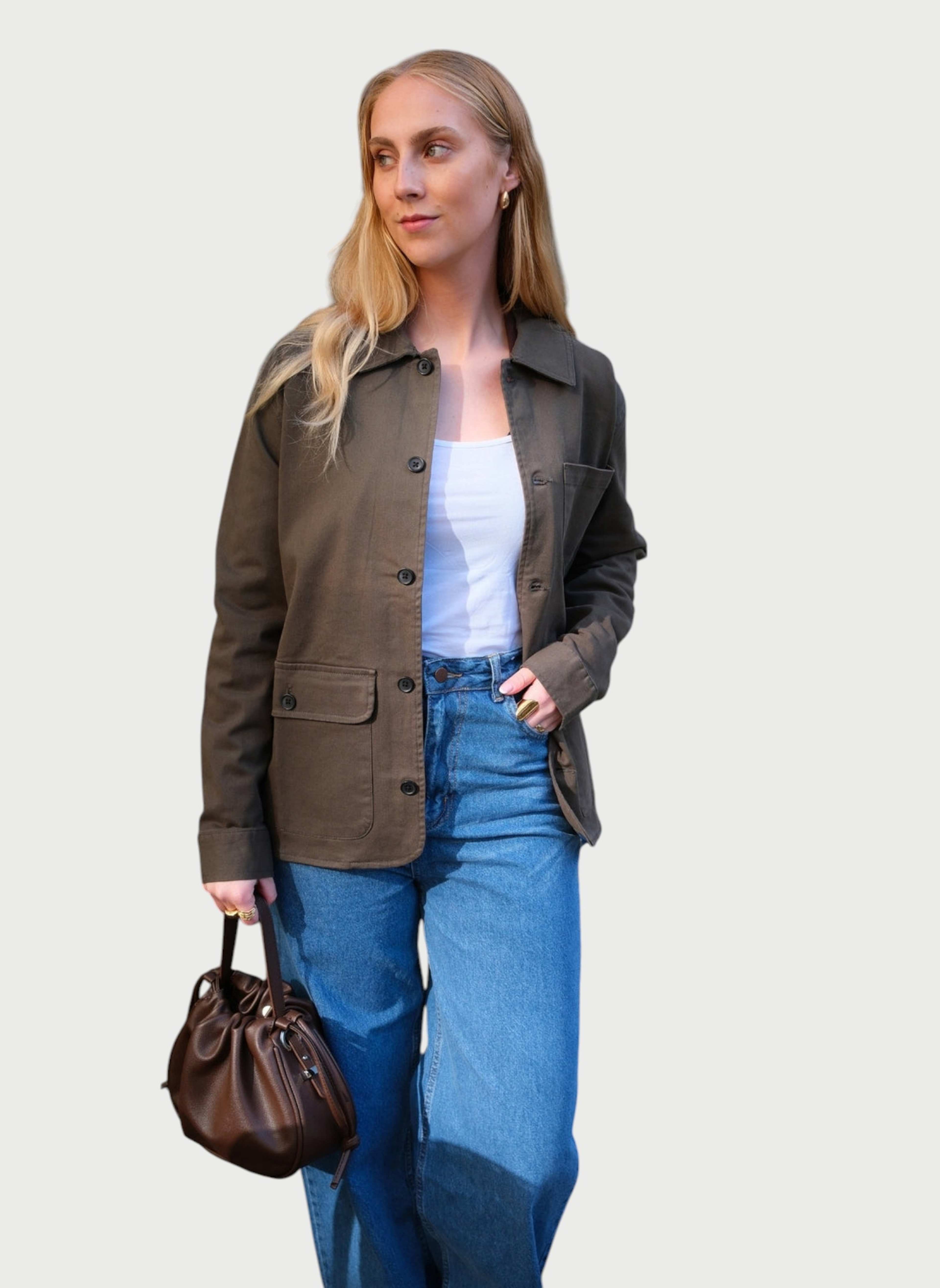 Twill Shacket, från TeeShoppen, i färgen mörk oliv. Klicka för att öppna bilden i stort format