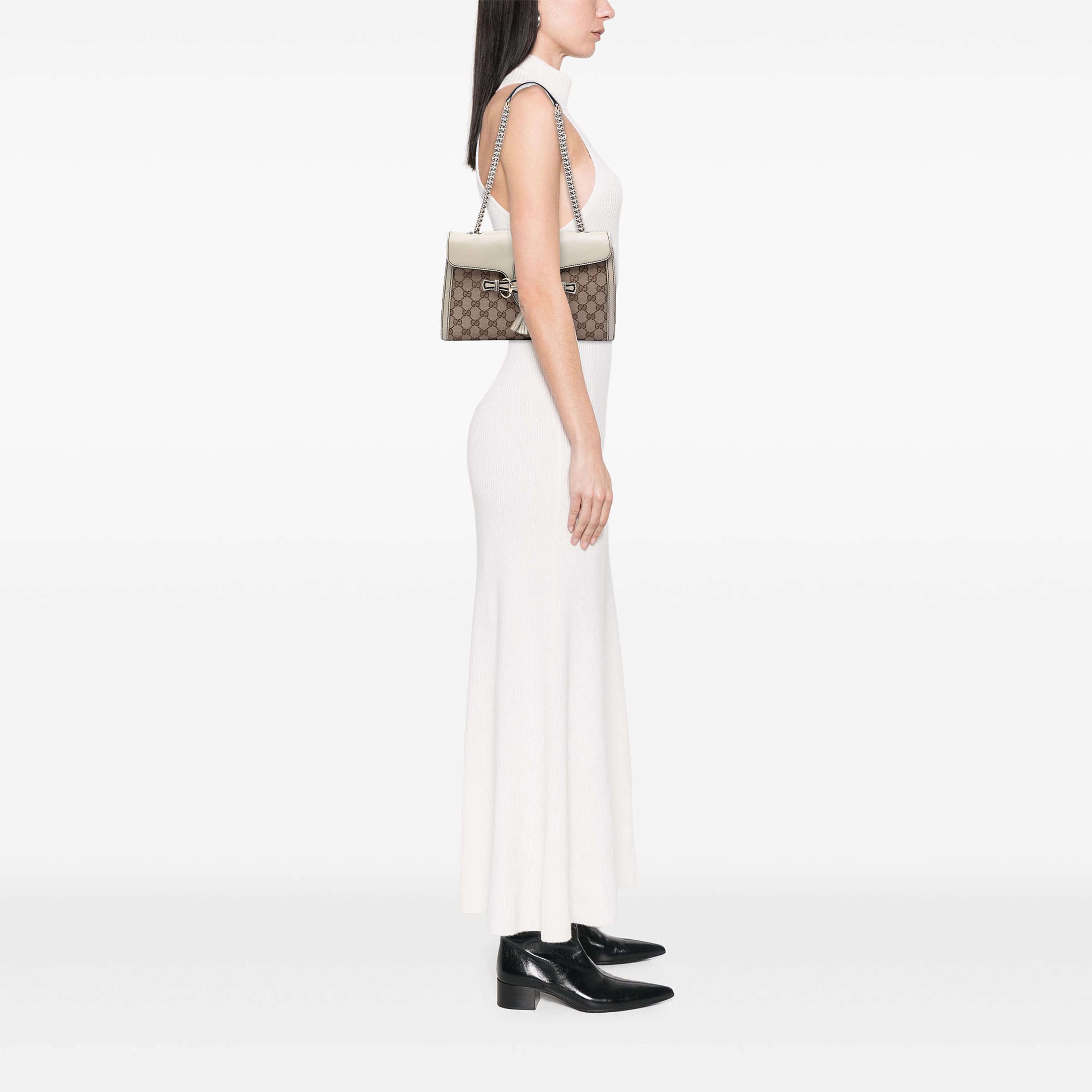 Gucci Medium Gg Canvas Emily Shoulder Bag, från Luxclusif, i färgen beige. Klicka för att öppna bilden i stort format