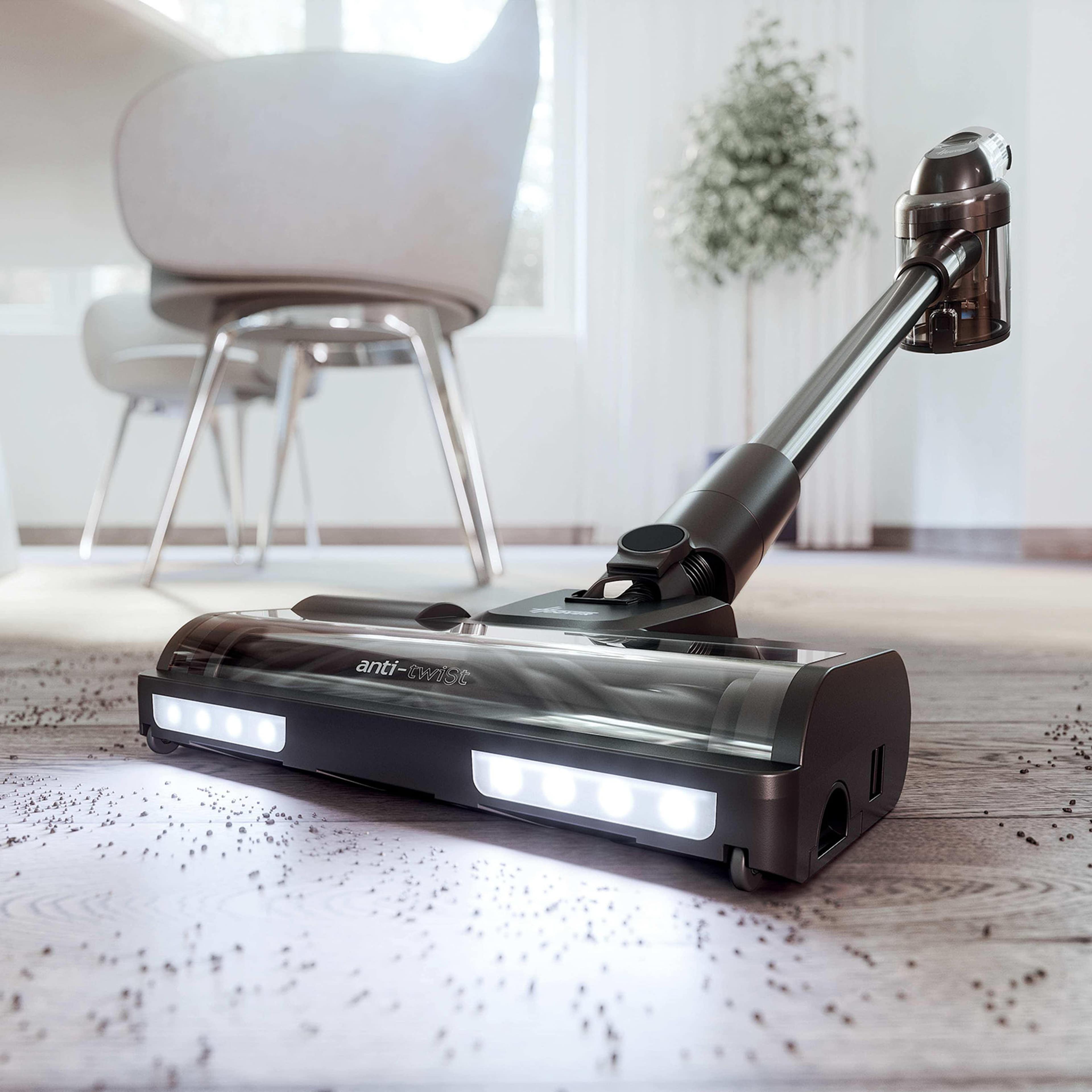 Skaftdammsugare Hf4 Plus Pet All Floor 400w, från Hoover, i färgen urban svart/dune metallic. Klicka för att öppna bilden i stort format