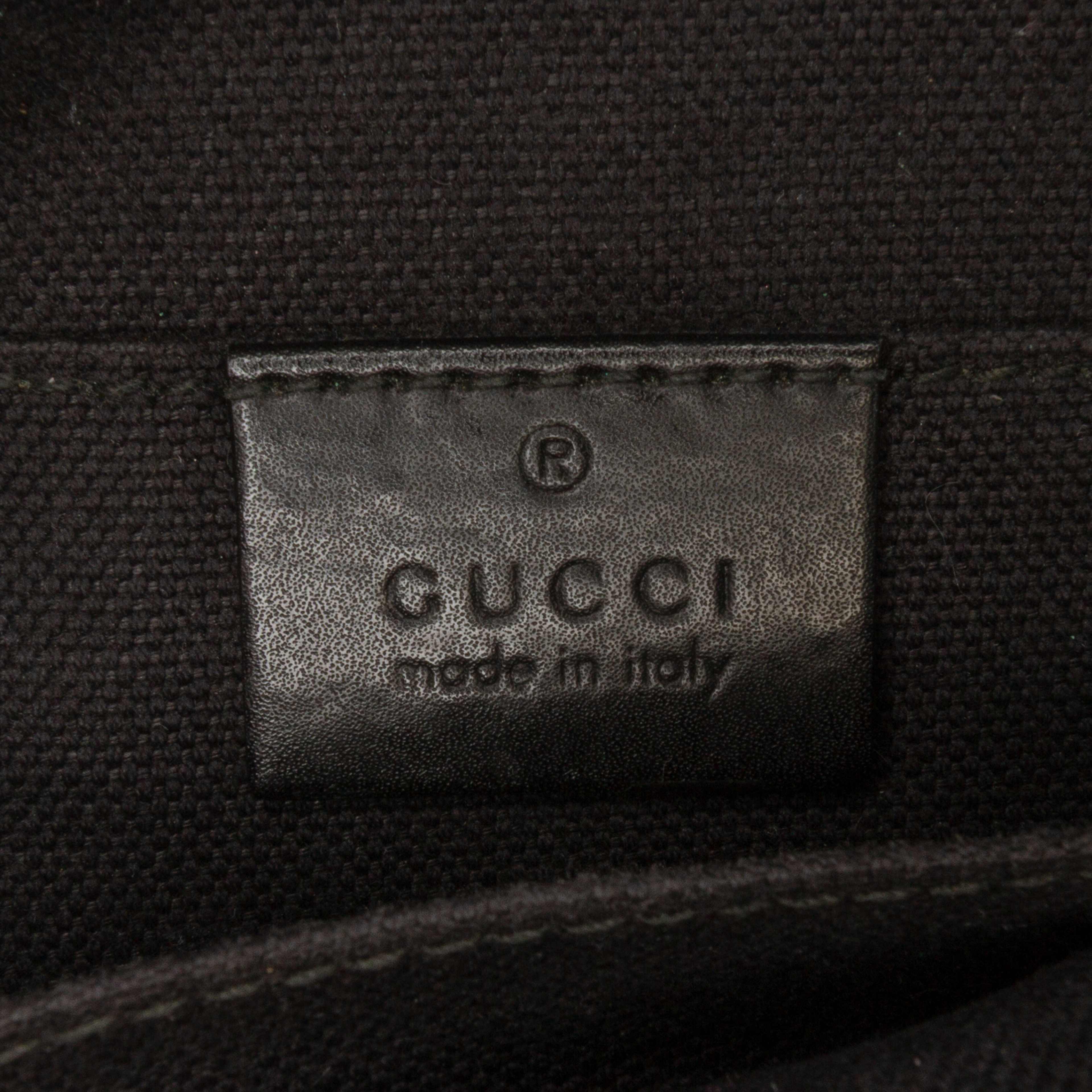 Gucci Gg Supreme Night Courrier Messenger Bag, från Luxclusif, i färgen black. Klicka för att öppna bilden i stort format