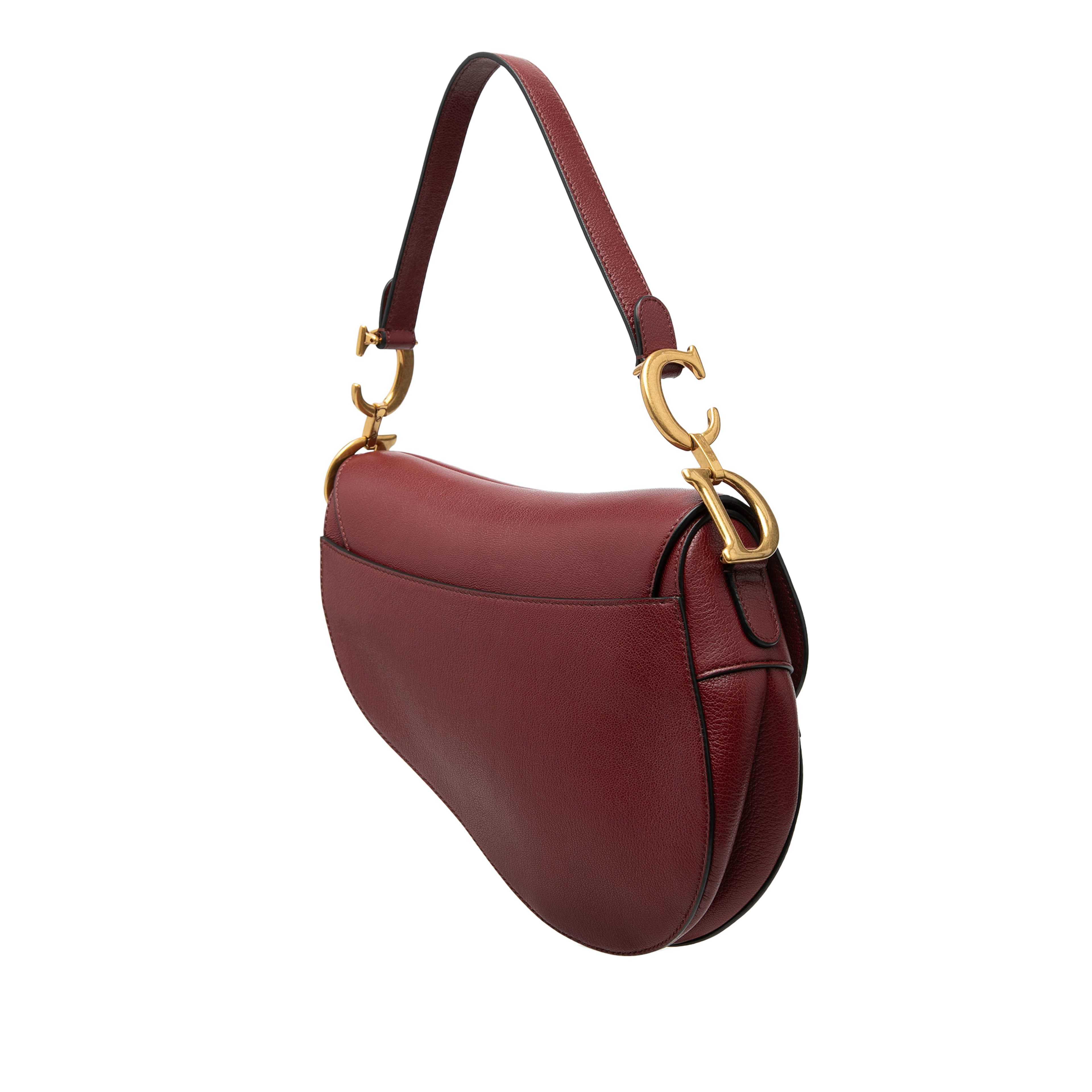 Dior Calfskin Saddle Bag, från Luxclusif, i färgen bordeaux. Klicka för att öppna bilden i stort format