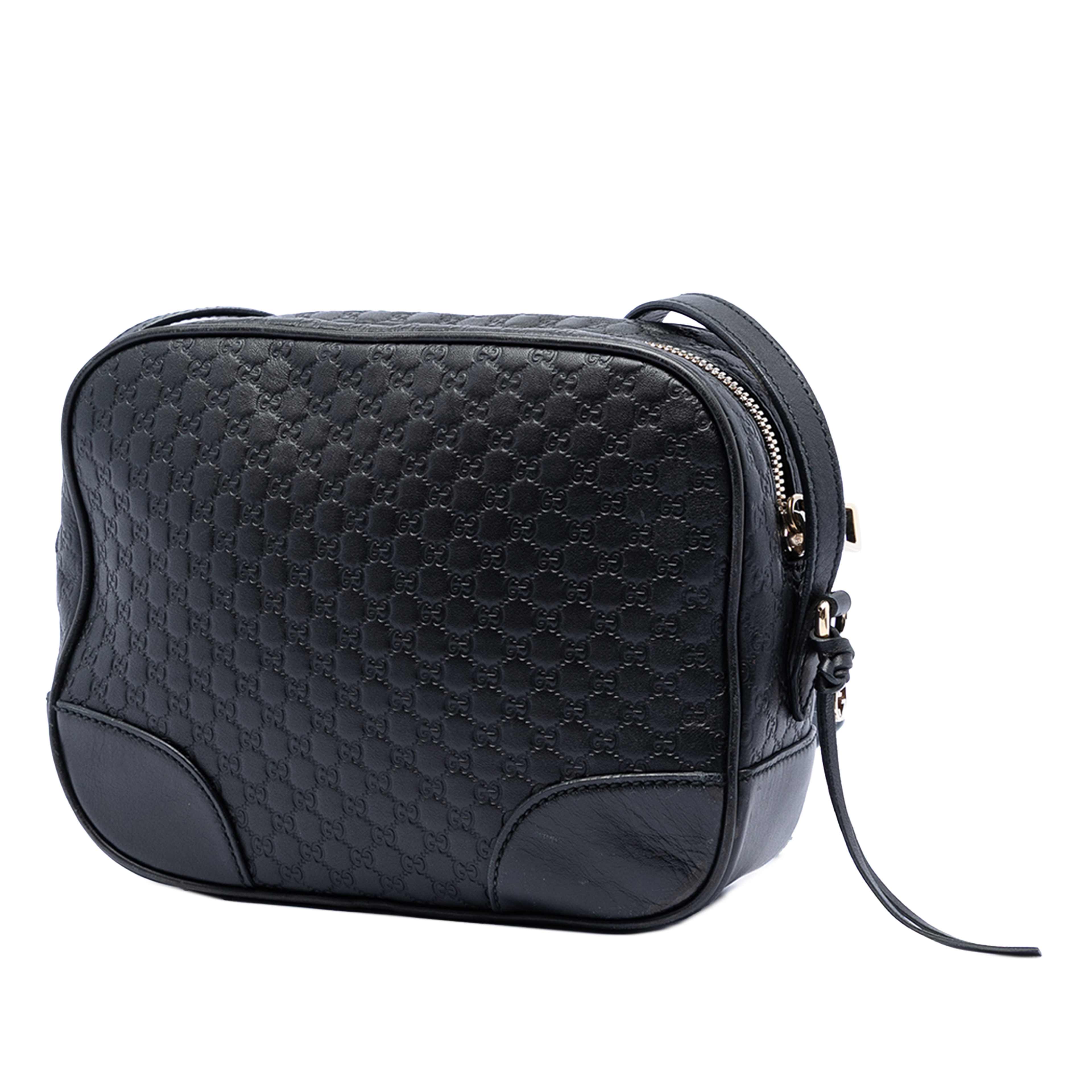 Gucci Microguccissima Bree Crossbody, från Luxclusif, i färgen svart. Klicka för att öppna bilden i stort format