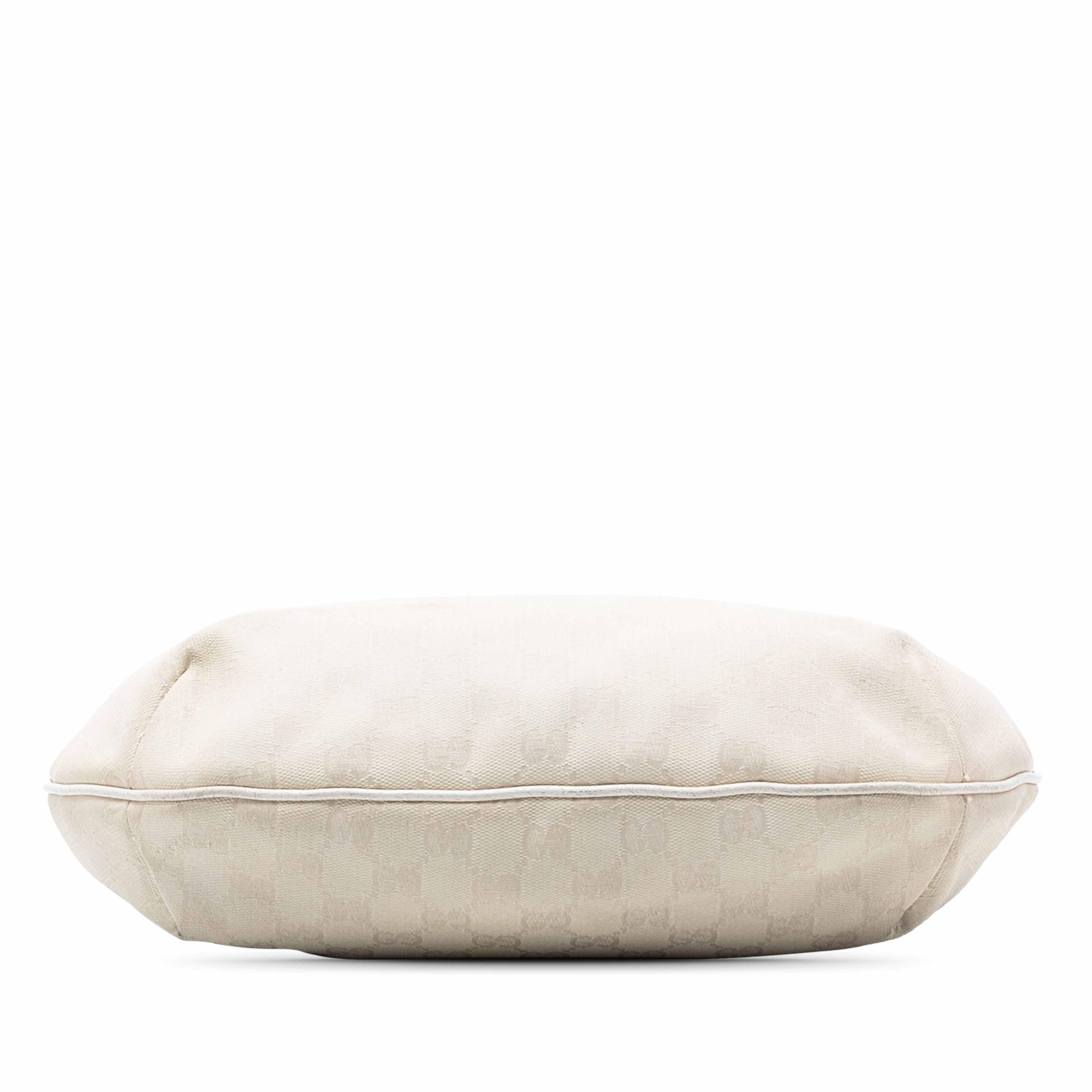 Gucci Gg Canvas Web Crossbody, från Luxclusif, i färgen beige. Klicka för att öppna bilden i stort format