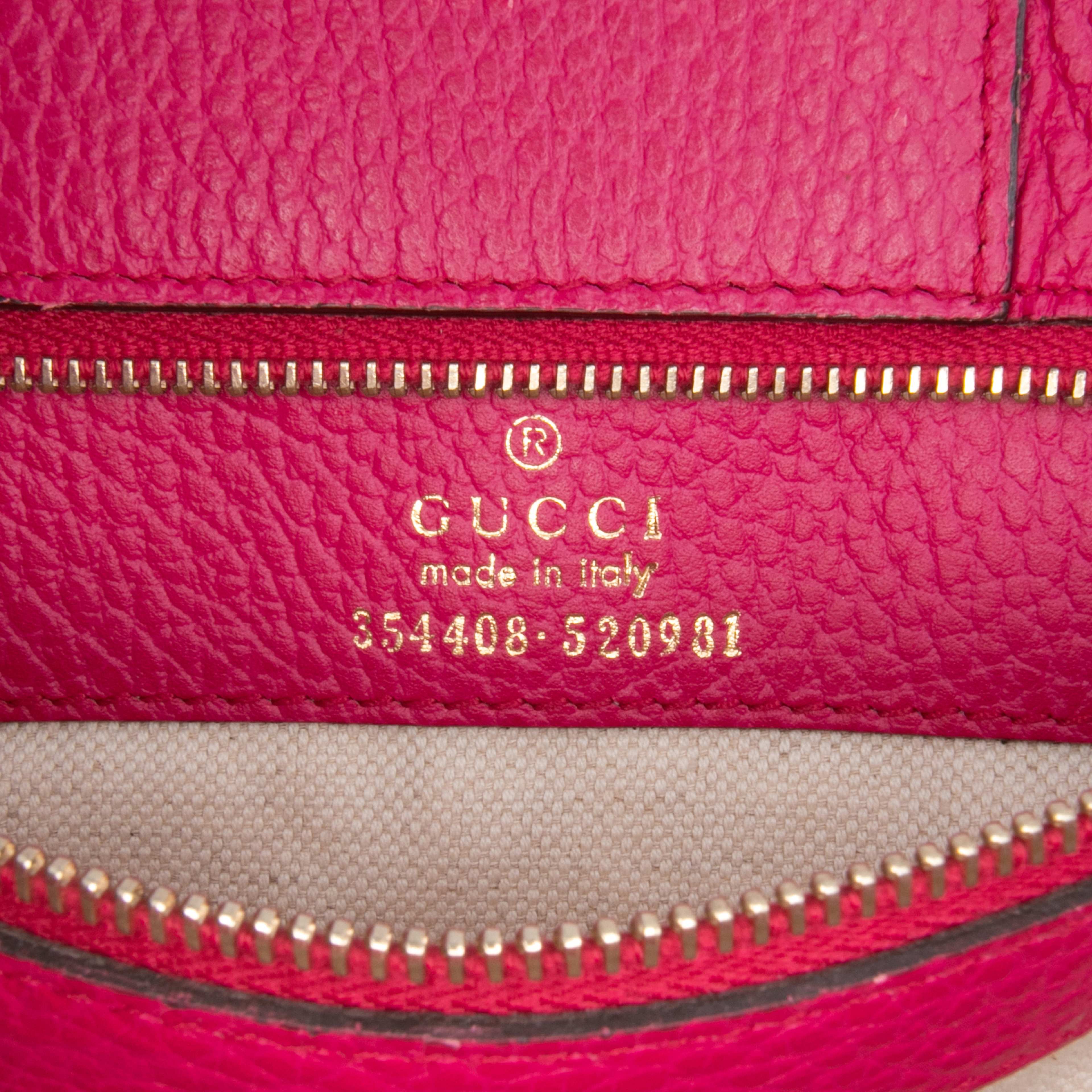 Gucci Medium Dollar Calfskin Swing Tote, från Luxclusif, i färgen dark pink. Klicka för att öppna bilden i stort format