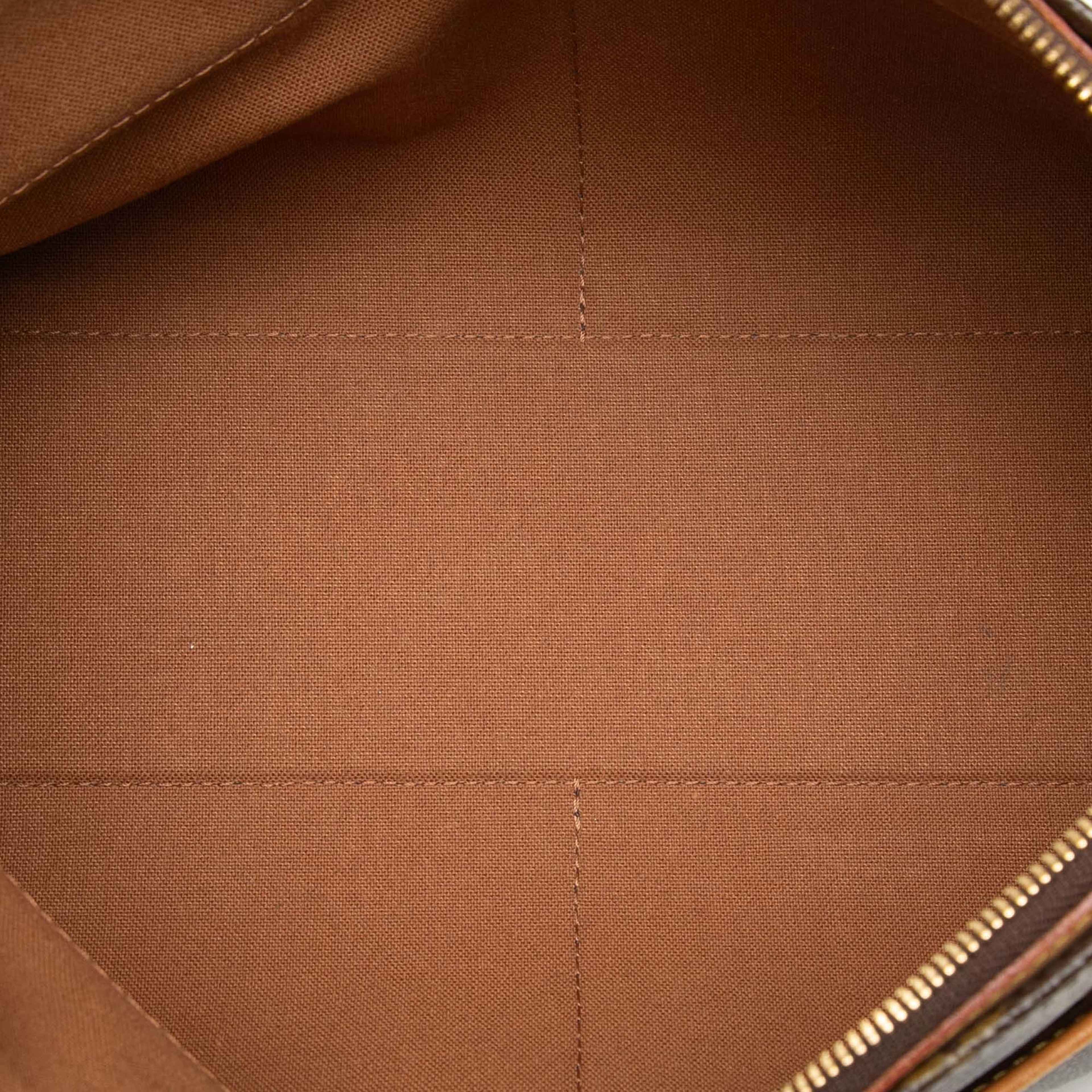 Louis Vuitton Monogram Popincourt Long, från Luxclusif, i färgen brown. Klicka för att öppna bilden i stort format