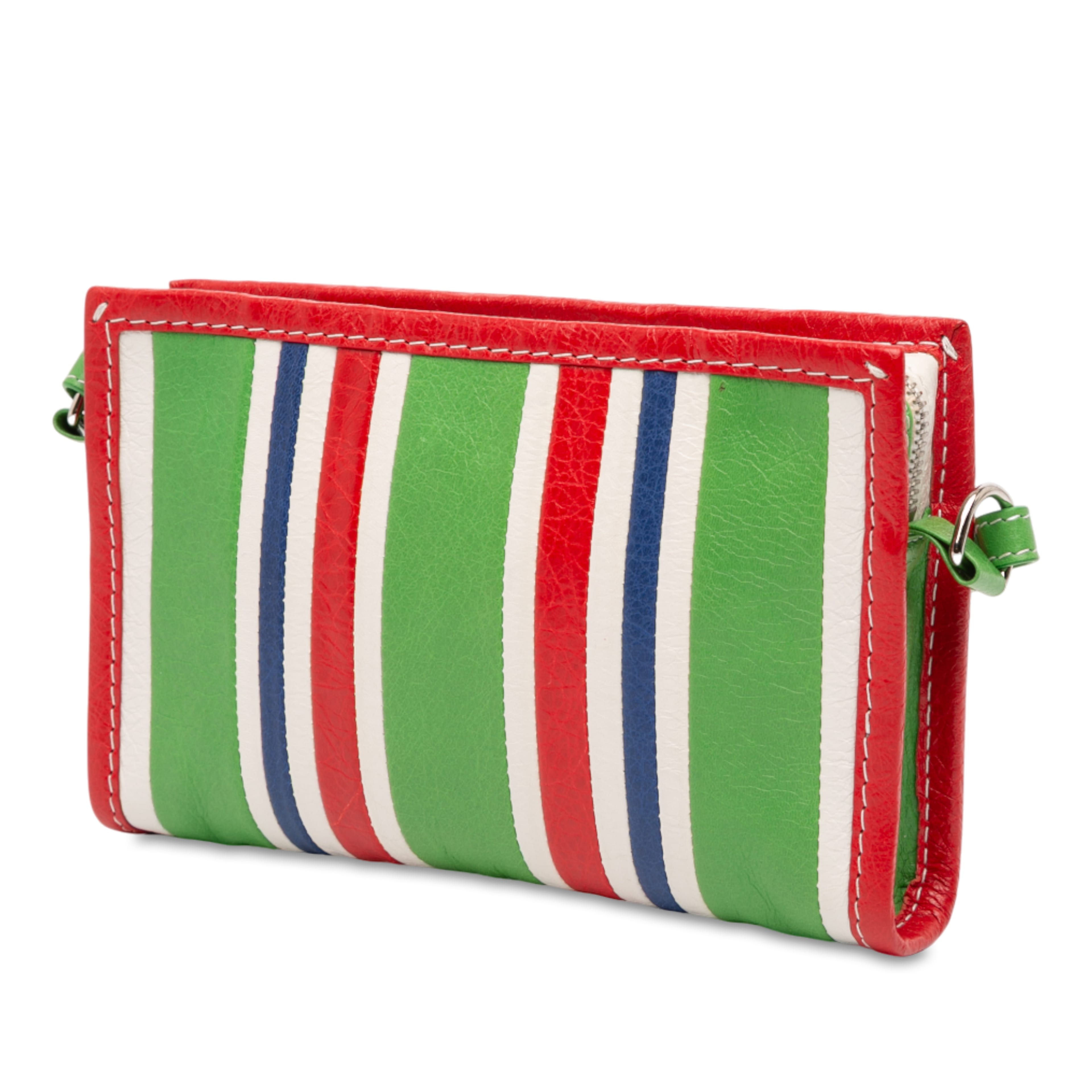 Balenciaga Lambskin Bazar Crossbody, från Luxclusif, i färgen green. Klicka för att öppna bilden i stort format