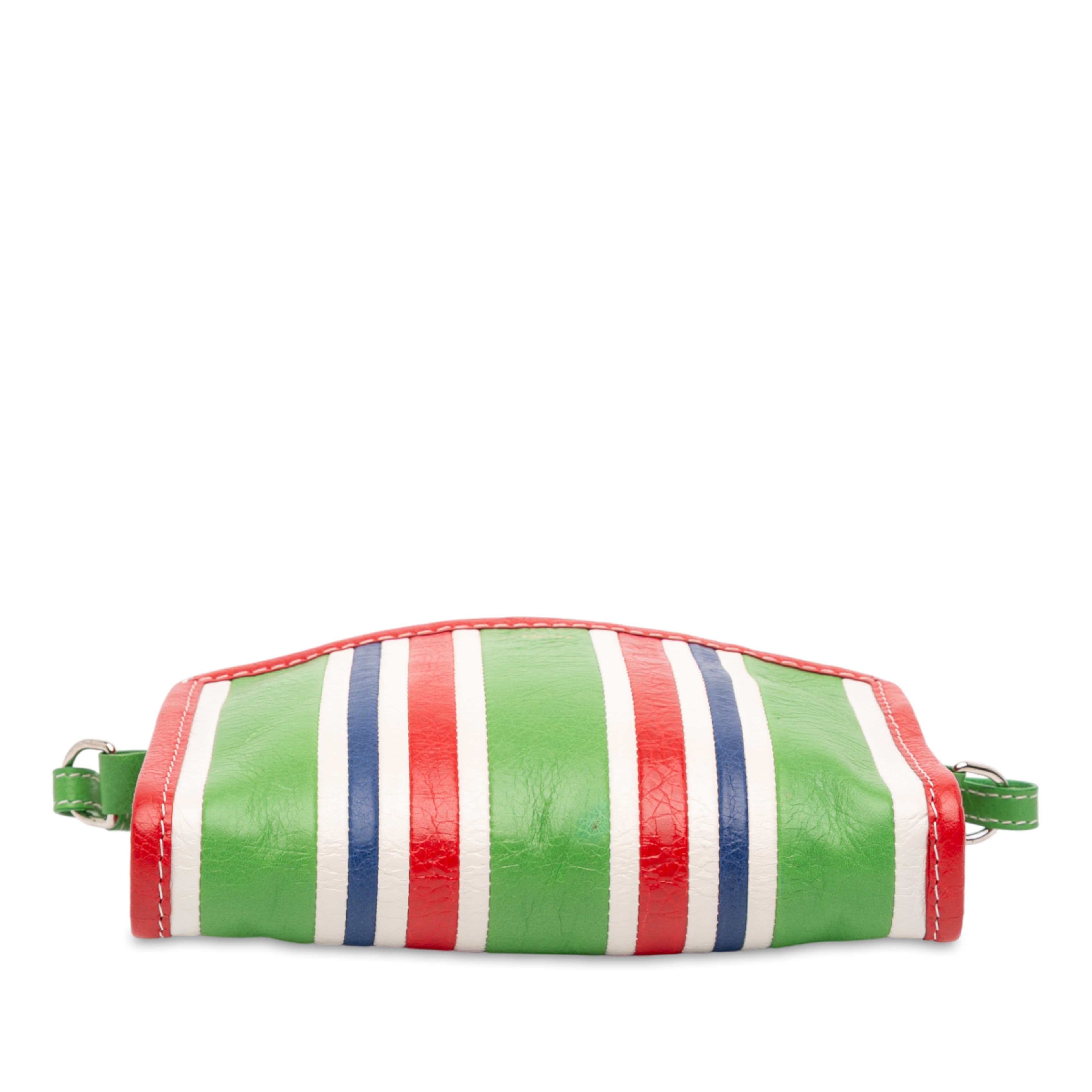 Balenciaga Lambskin Bazar Crossbody, från Luxclusif, i färgen green. Klicka för att öppna bilden i stort format