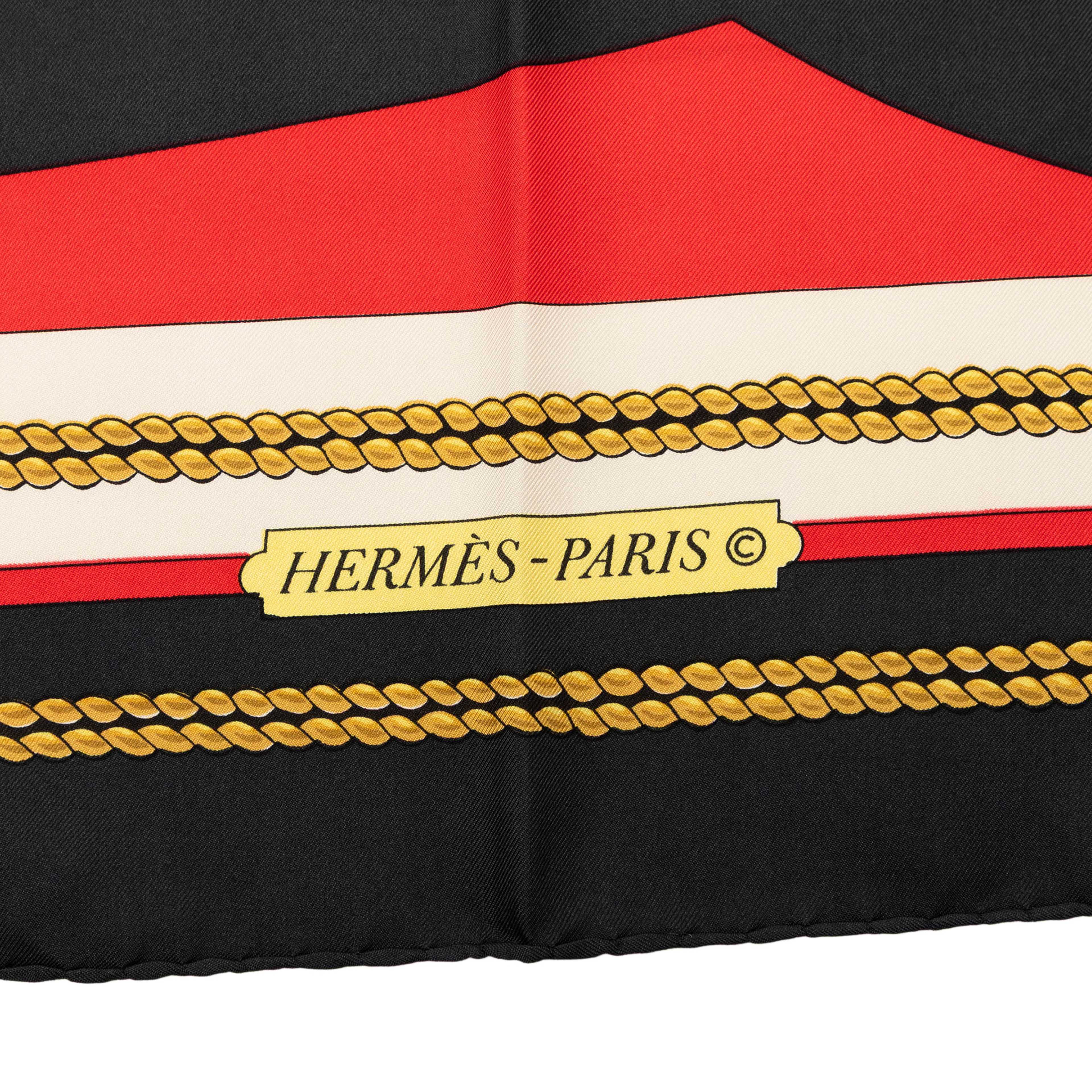 Hermès Chateaux D Arriere Silk Scarf 90, från Luxclusif, i färgen svart. Klicka för att öppna bilden i stort format