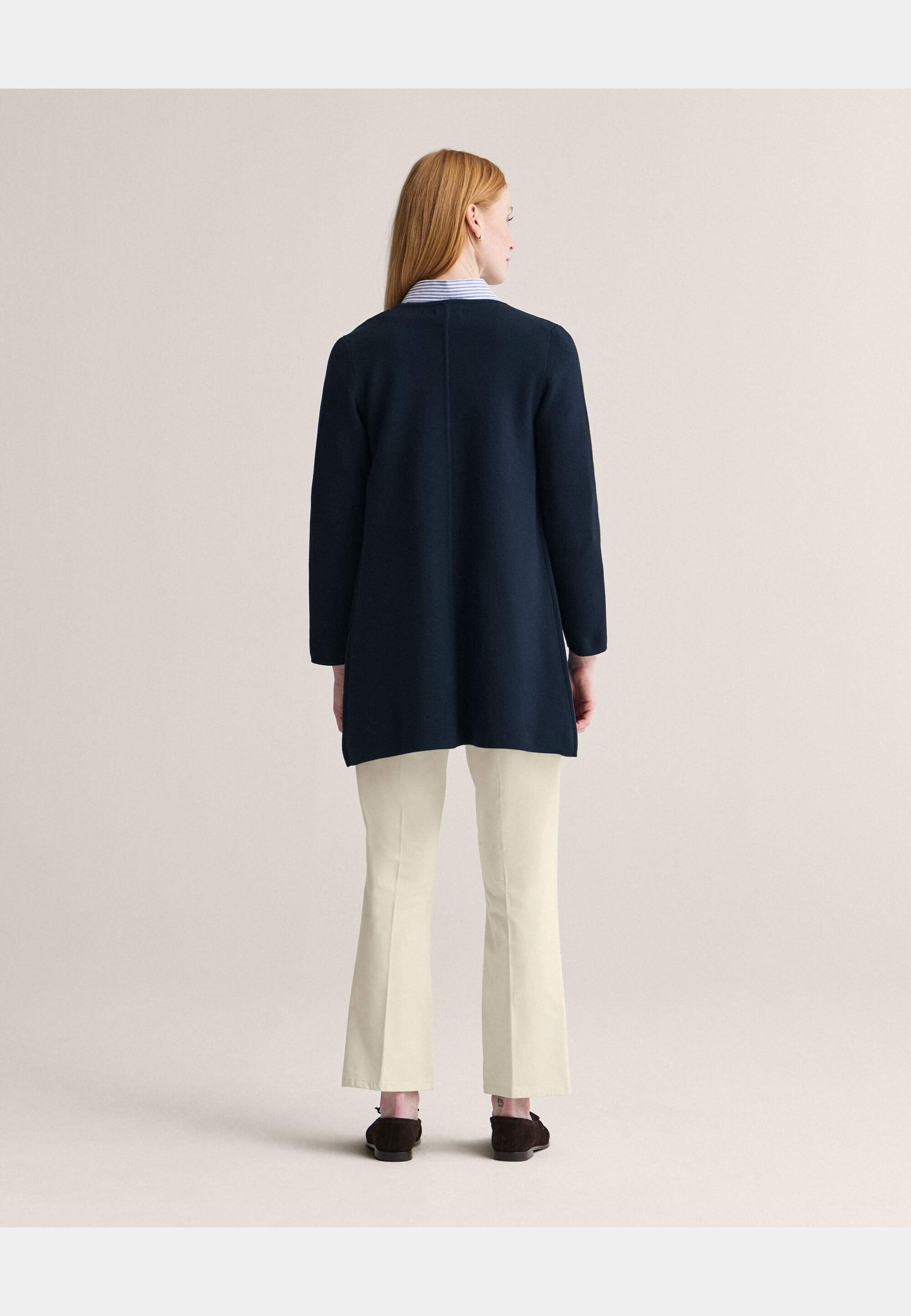 Helene Milano Cardigan, från Newhouse, i färgen marinblå. Klicka för att öppna bilden i stort format