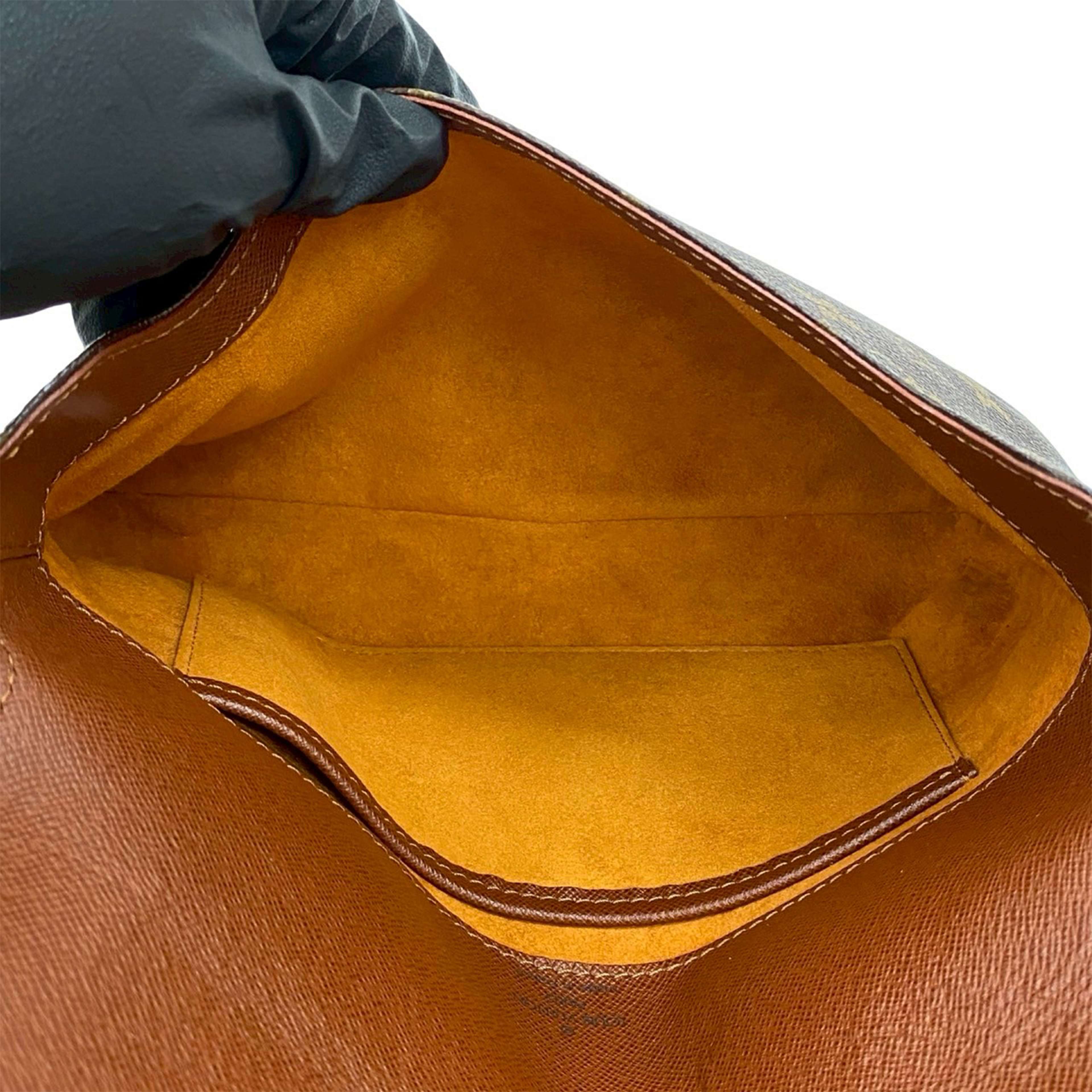 Louis Vuitton Monogram Musette Tango Short Strap, från Luxclusif, i färgen brown. Klicka för att öppna bilden i stort format