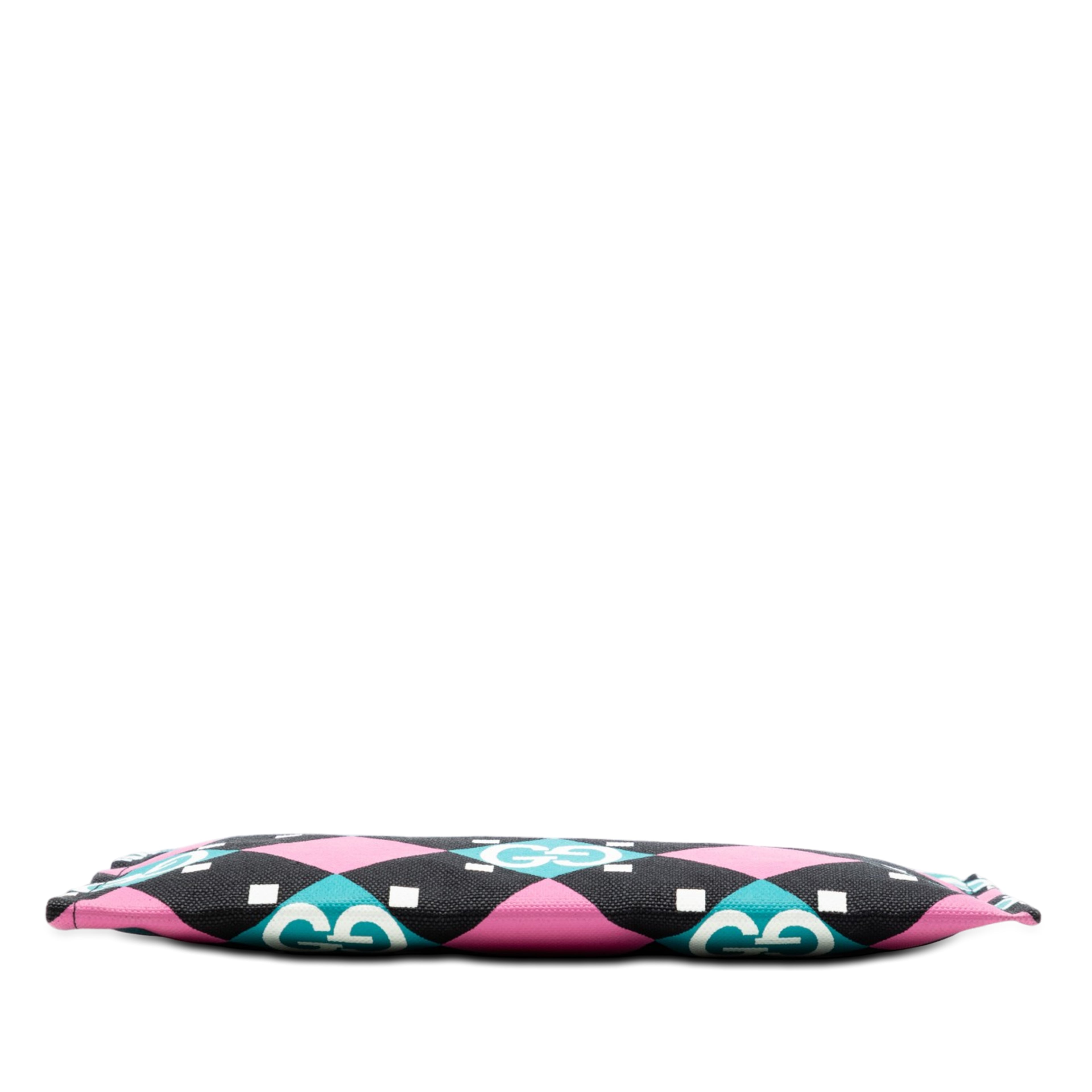 Gucci Jumbo Gg Canvas Geometric Print Clutch, från Luxclusif, i färgen svart. Klicka för att öppna bilden i stort format