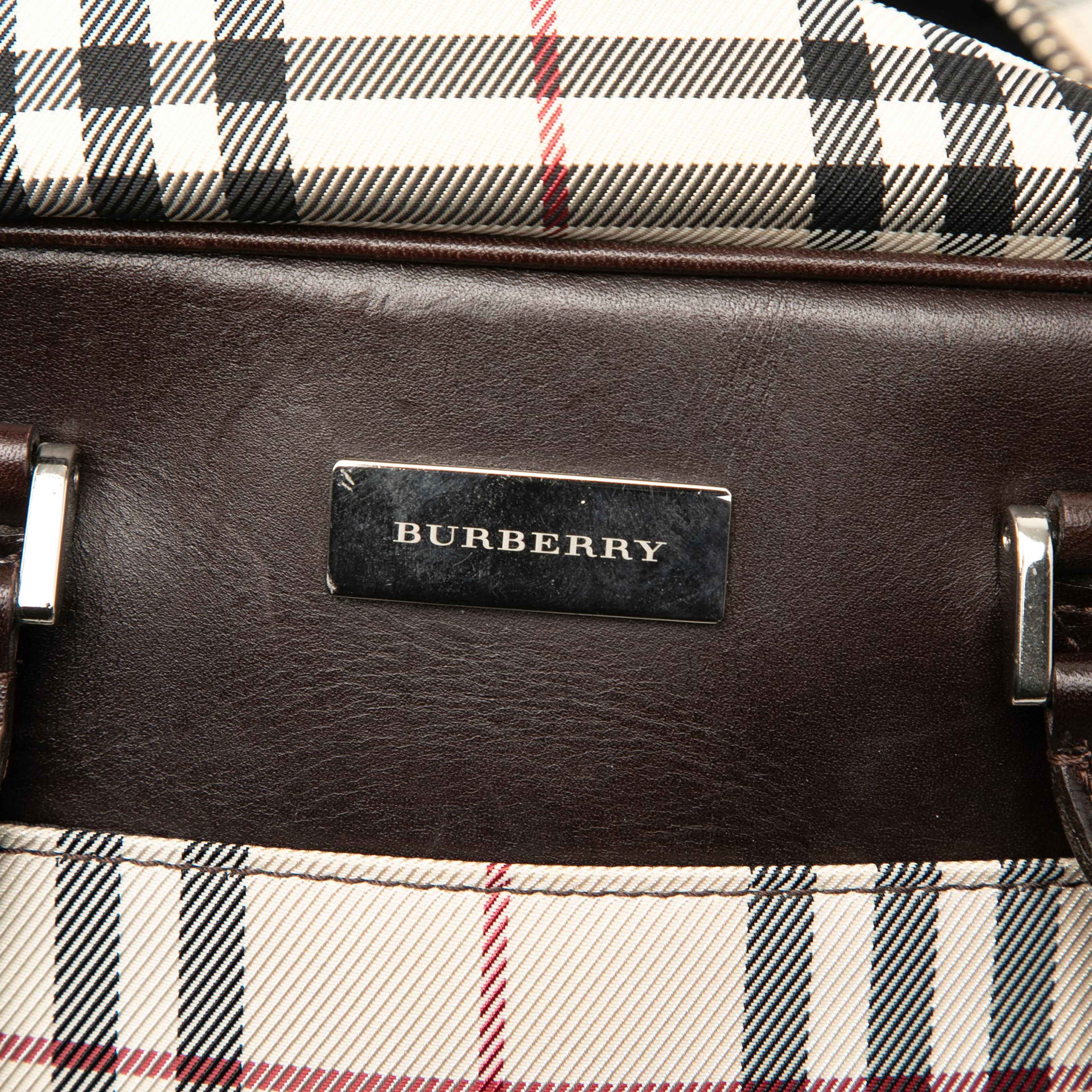 Burberry House Check Canvas Handbag, från Luxclusif, i färgen beige. Klicka för att öppna bilden i stort format