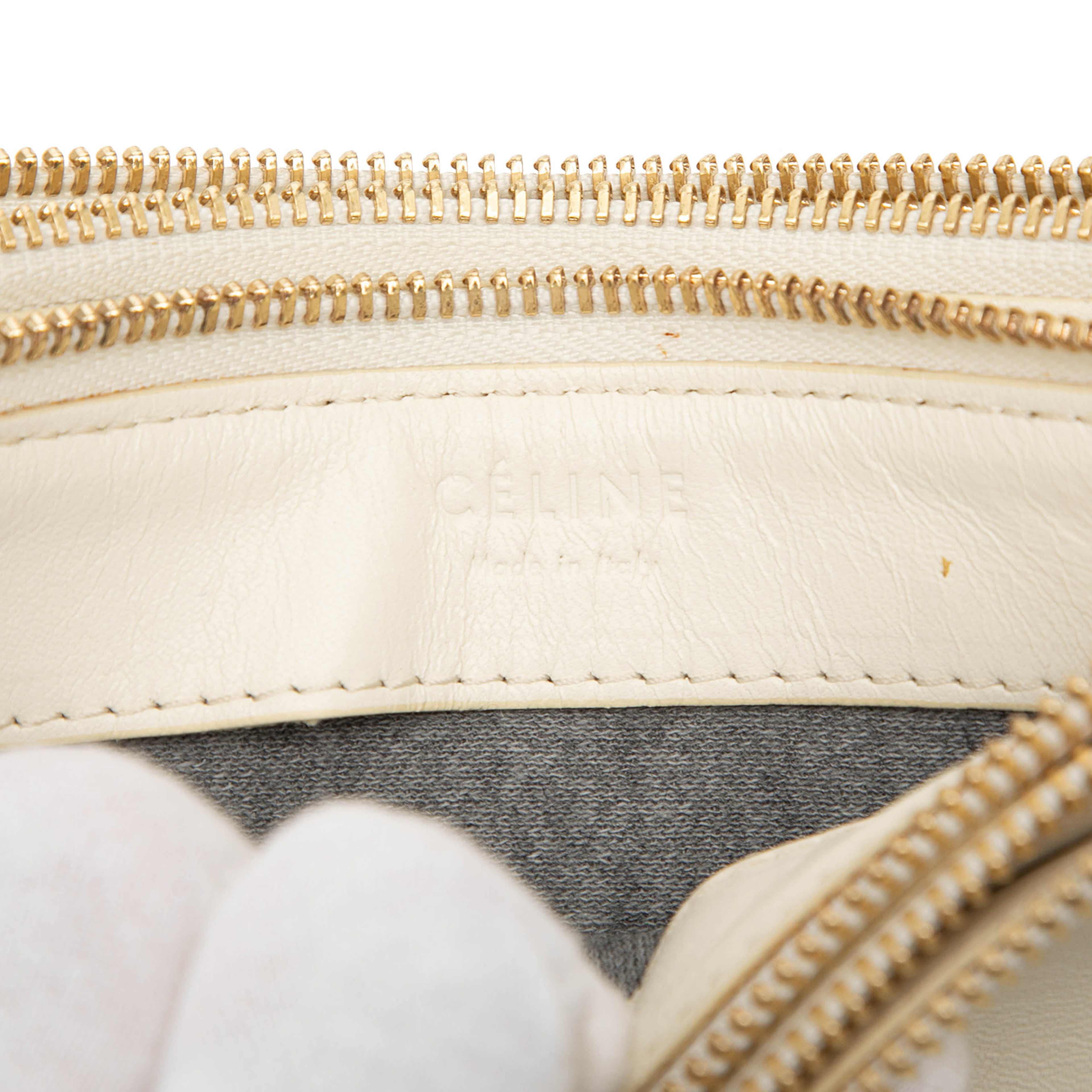 Celine Small Lambskin Trio Crossbody, från Luxclusif, i färgen white. Klicka för att öppna bilden i stort format