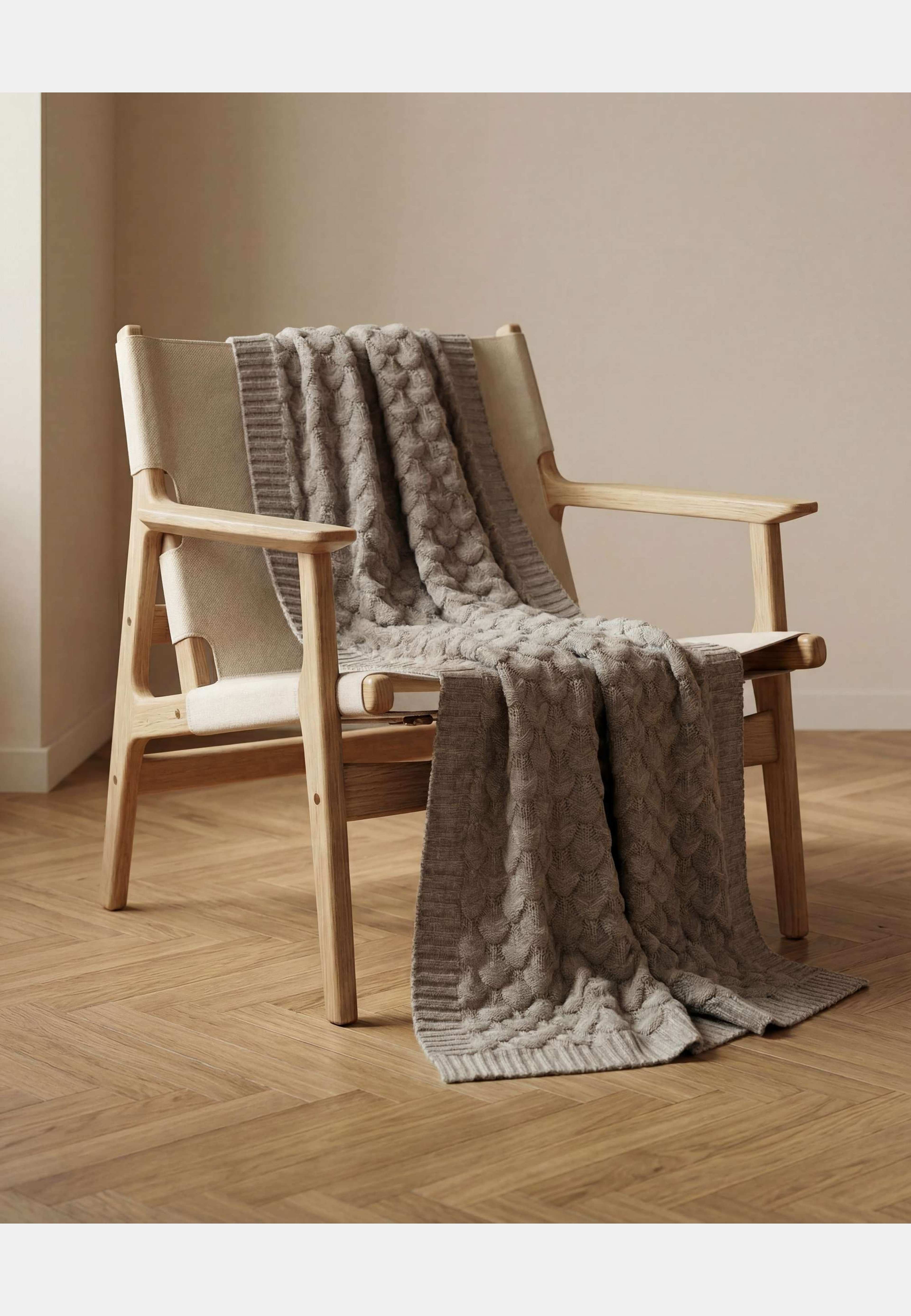Pläd Gems, från Classic Collection, i färgen simply taupe. Klicka för att öppna bilden i stort format
