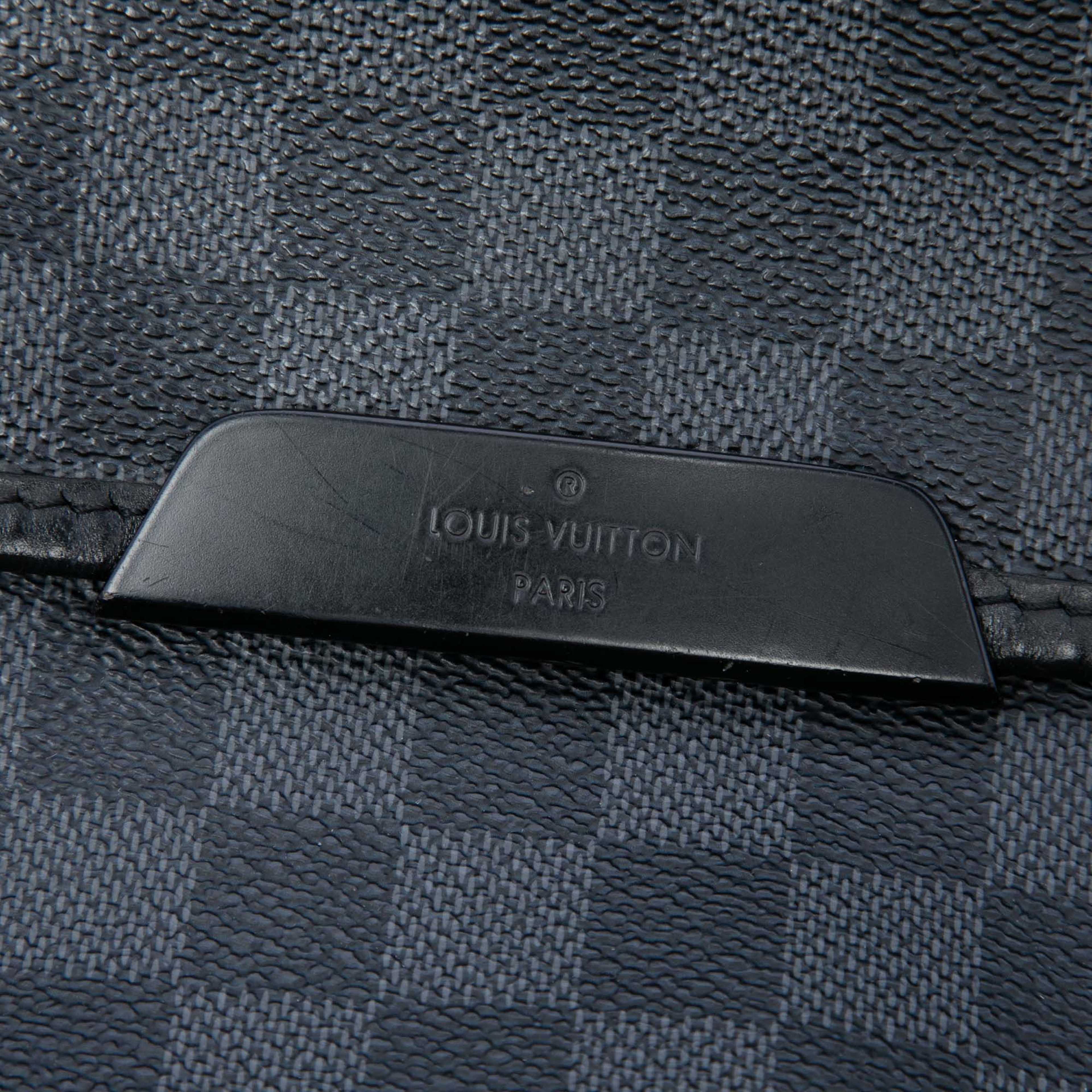 Louis Vuitton Damier Graphite Daniel Mm, från Luxclusif, i färgen svart. Klicka för att öppna bilden i stort format