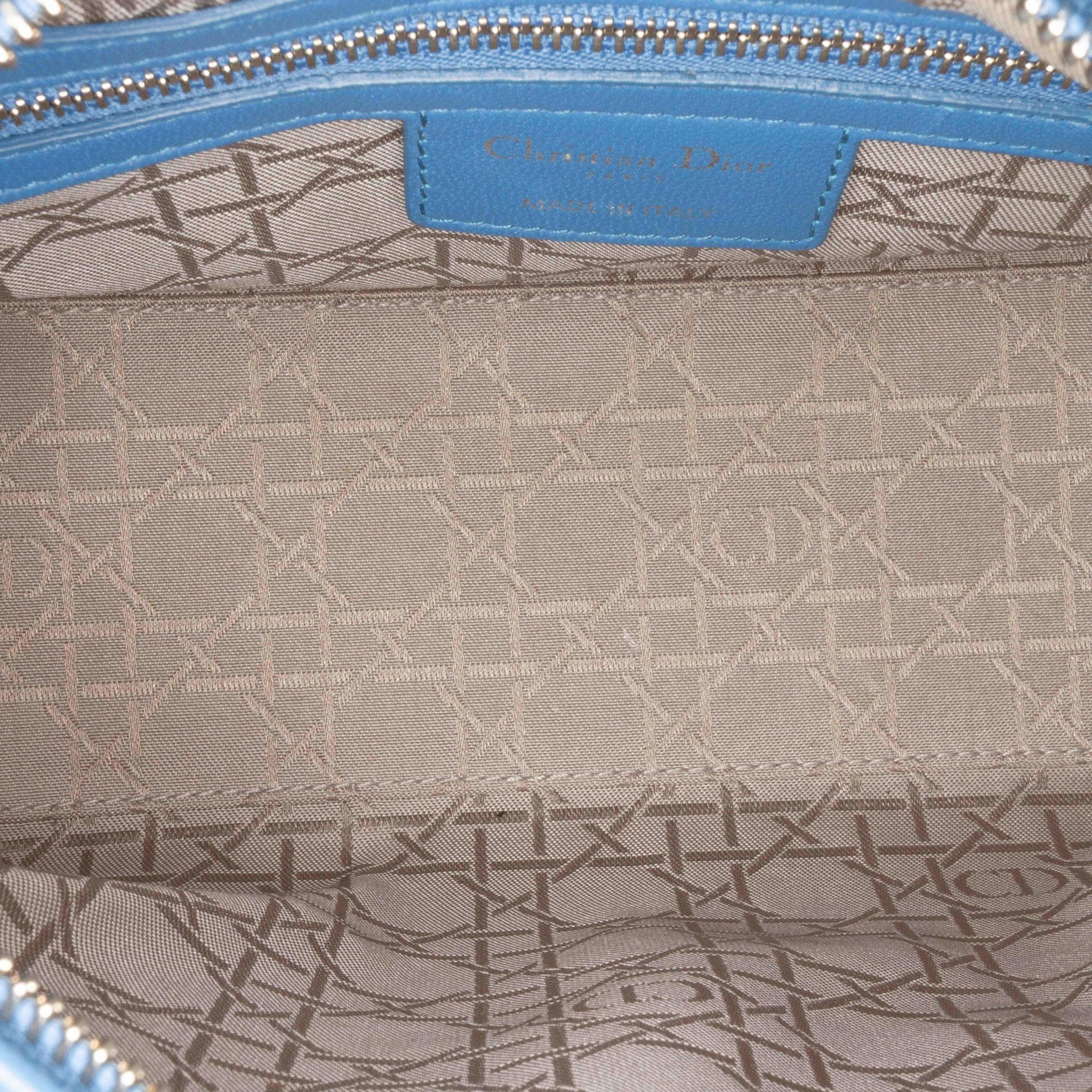 Dior Medium Lambskin Cannage Lady Dior, från Luxclusif, i färgen blue. Klicka för att öppna bilden i stort format