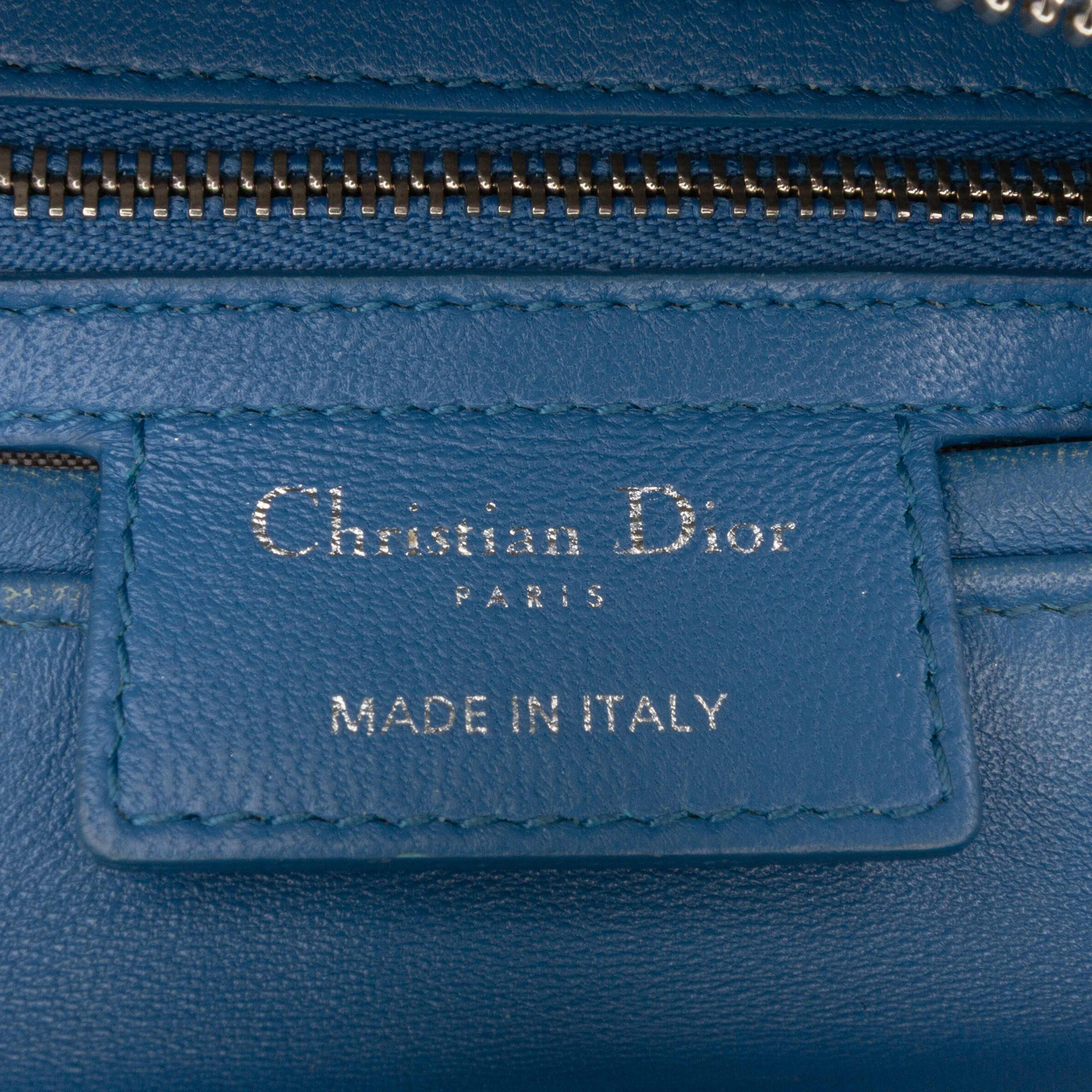 Dior Medium Lambskin Cannage Lady Dior, från Luxclusif, i färgen blue. Klicka för att öppna bilden i stort format